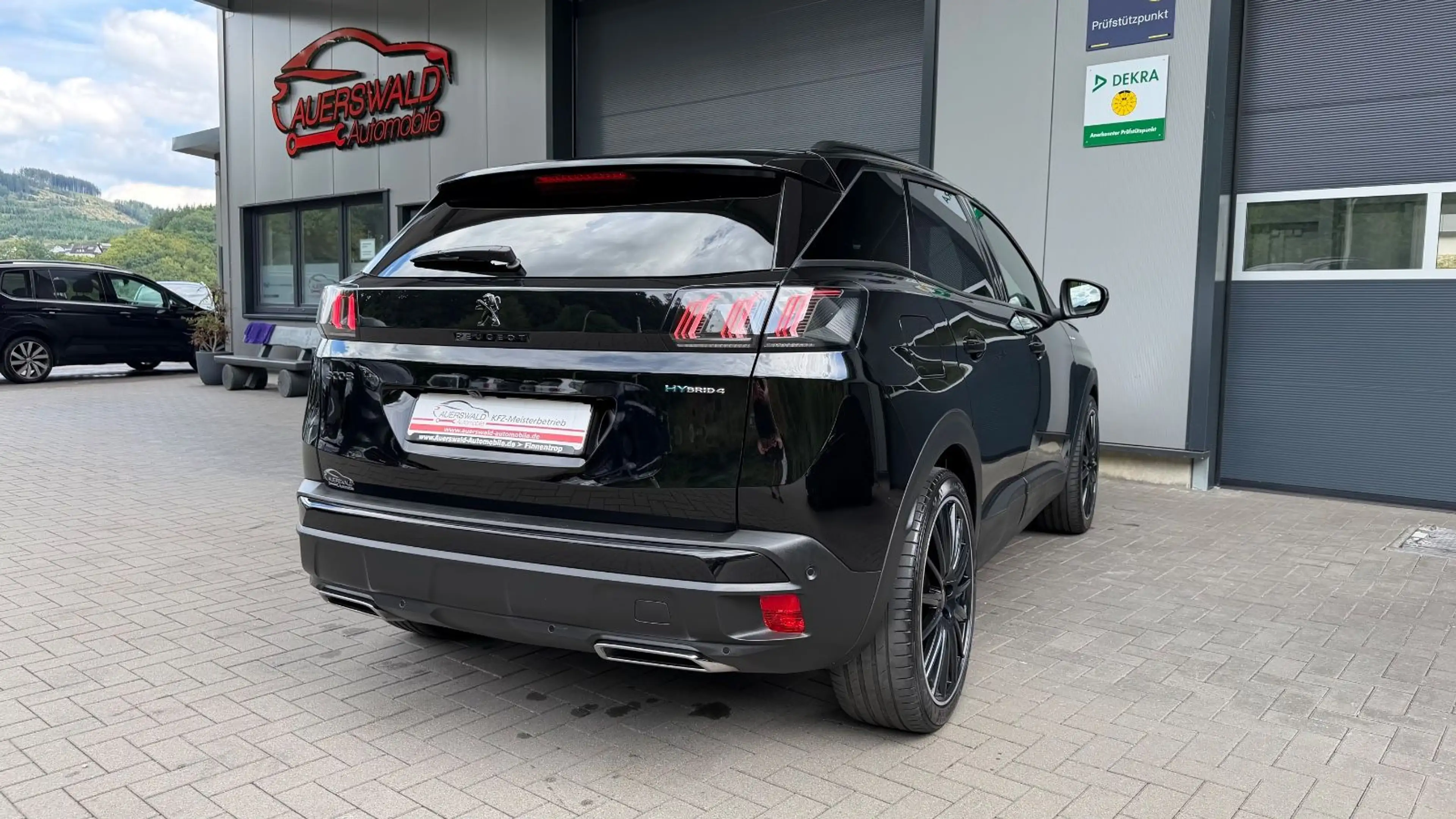 Peugeot 3008 Hybrid 4 GT *Focal *LED *AHK *STHZ *CARPLAY — photo 13
