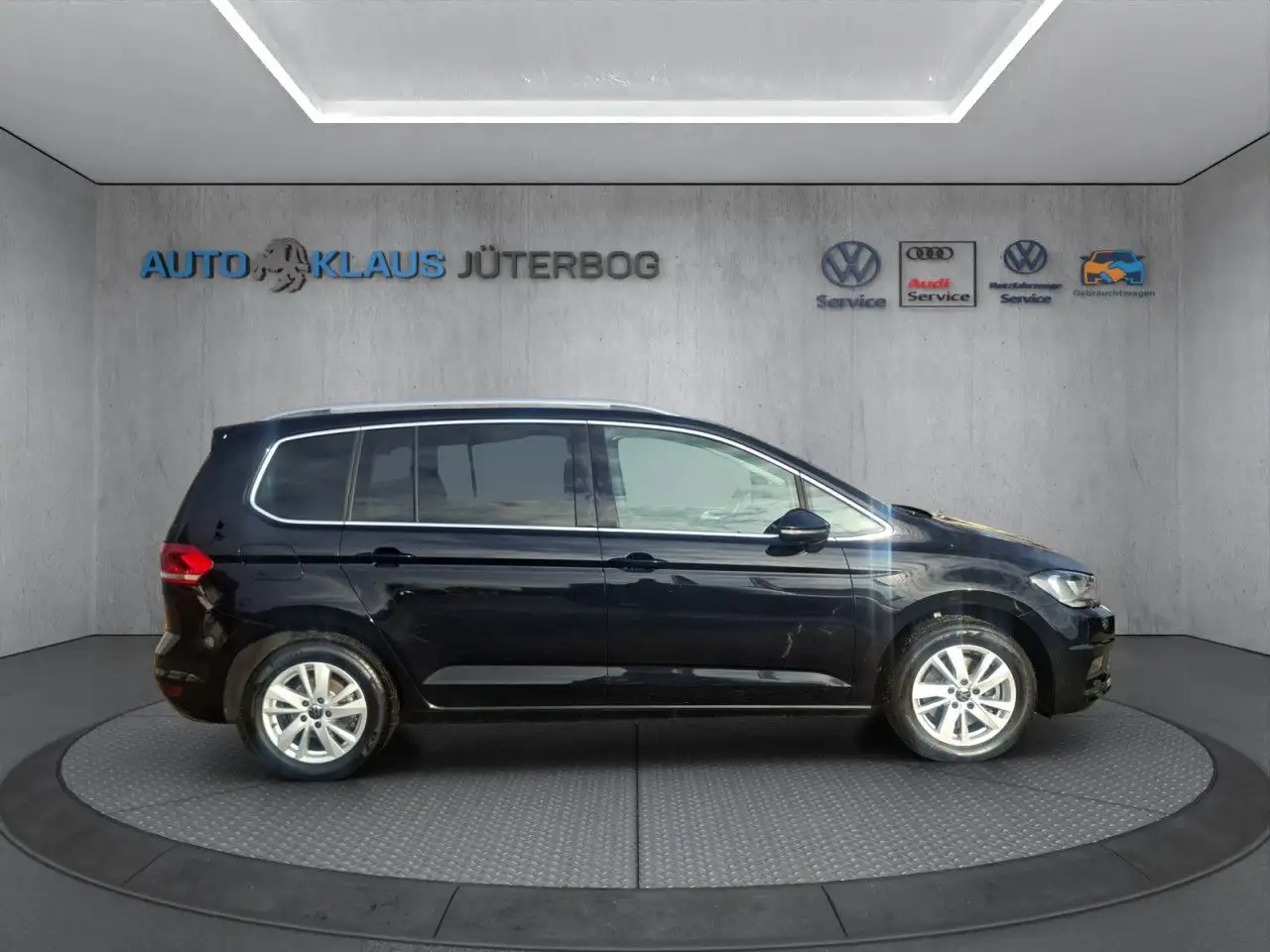 Volkswagen Touran Highline 1.5 TSI 7 Sitze - Navi LED Klima 16