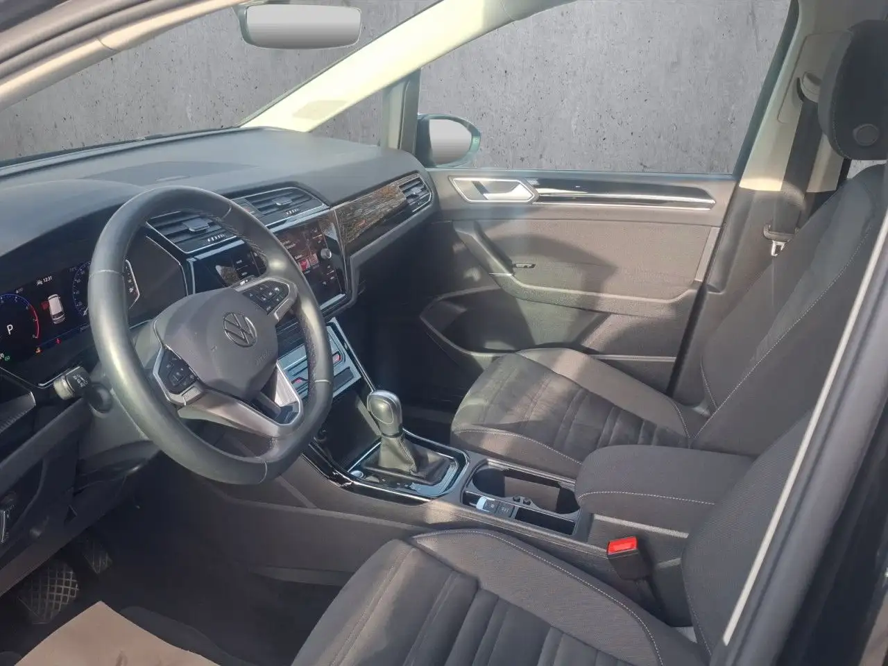 Volkswagen Touran Highline 1.5 TSI 7 Sitze - Navi LED Klima 6