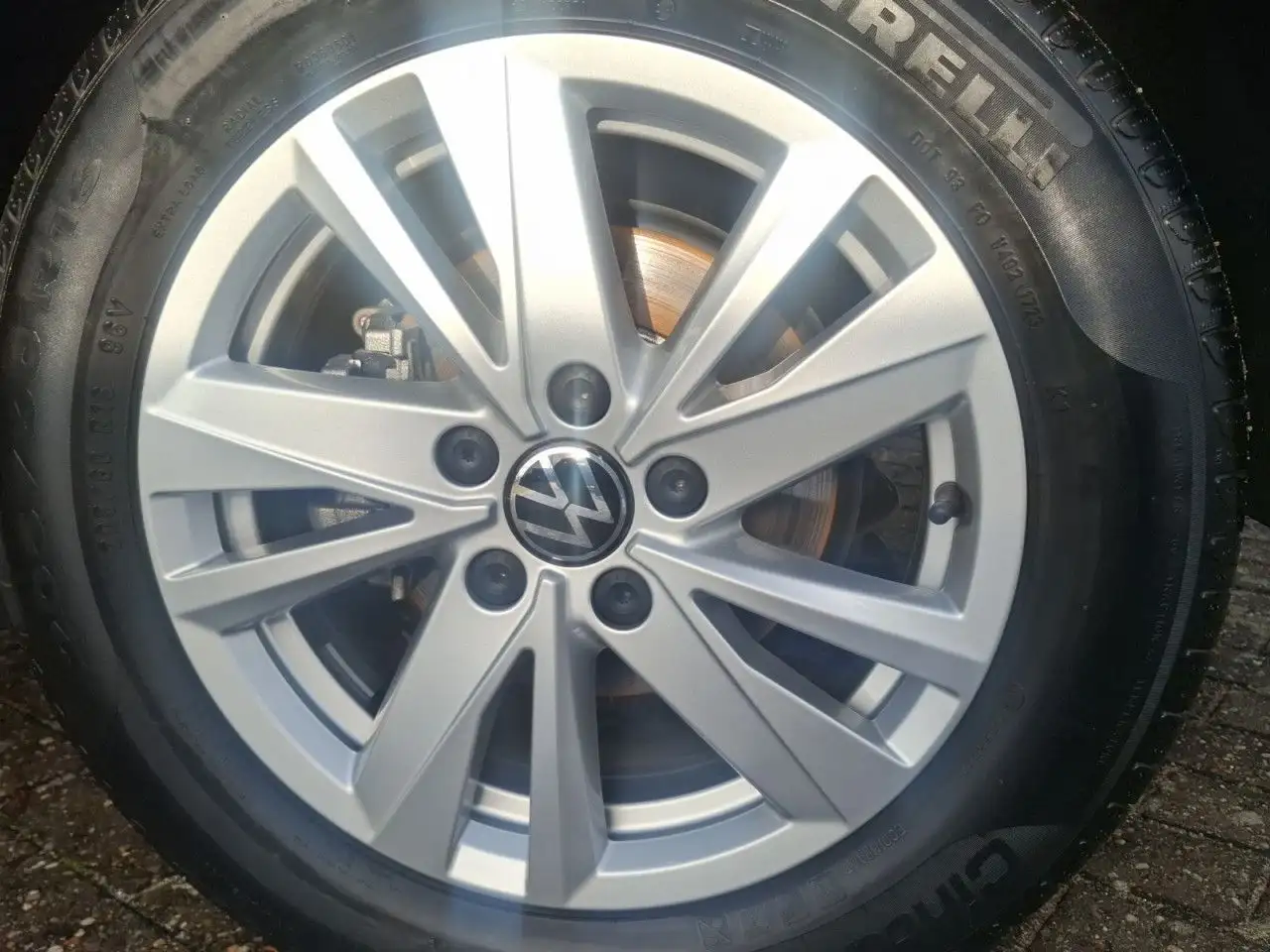 Volkswagen Touran Highline 1.5 TSI 7 Sitze - Navi LED Klima 10