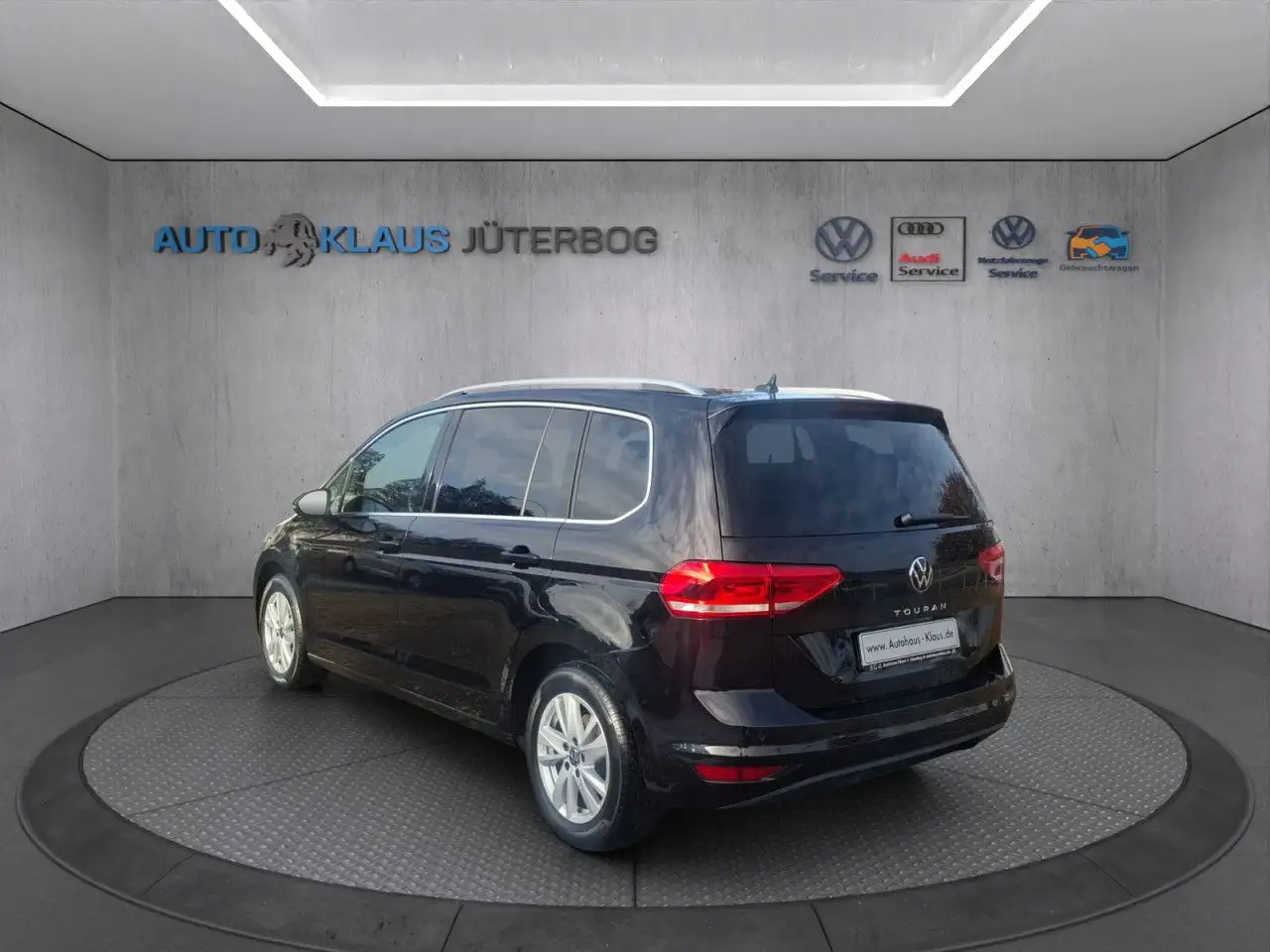 Volkswagen Touran Highline 1.5 TSI 7 Sitze - Navi LED Klima 4