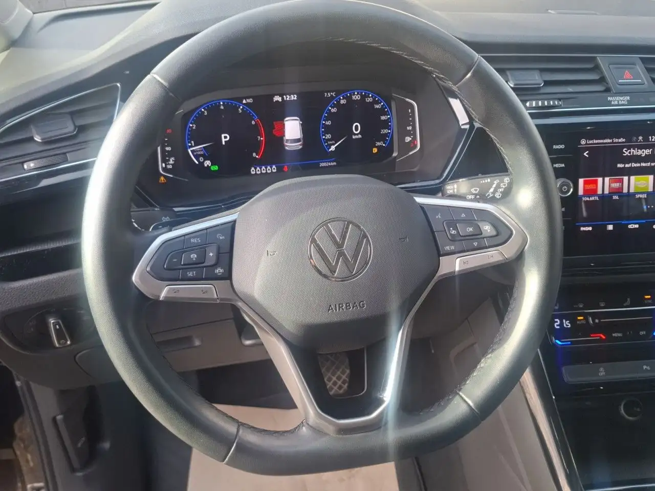 Volkswagen Touran Highline 1.5 TSI 7 Sitze - Navi LED Klima 8