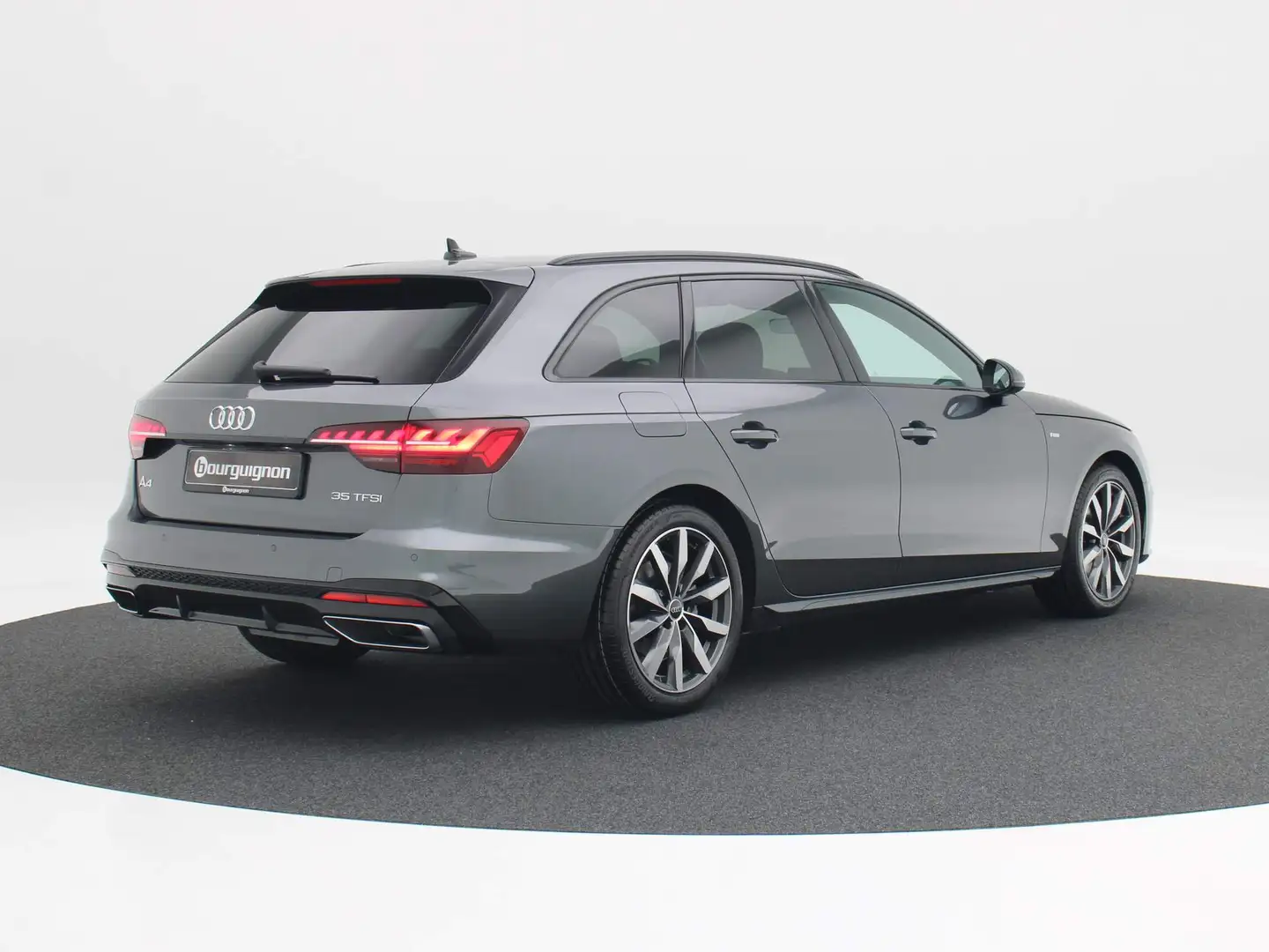 Audi A4 Avant 35 TFSI | S edition Competition | 4000 Voord Grijs - 2