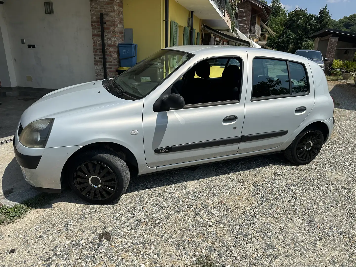 Renault Clio 5p 1.2 16v Luxe Privilege - 1