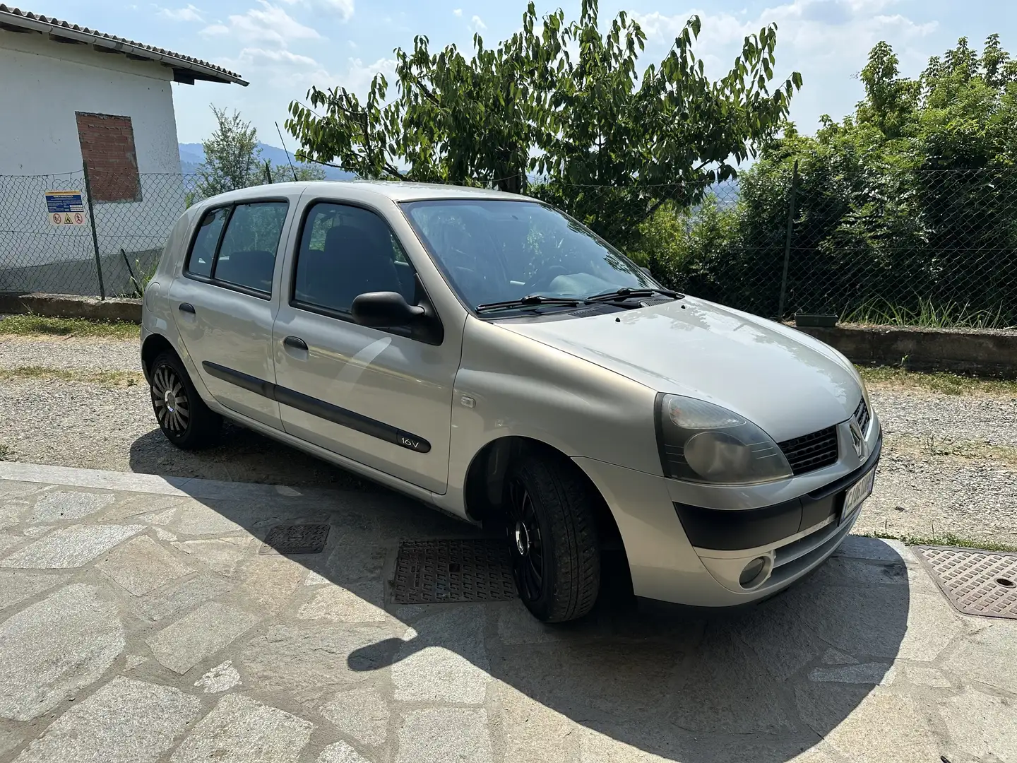 Renault Clio 5p 1.2 16v Luxe Privilege - 2