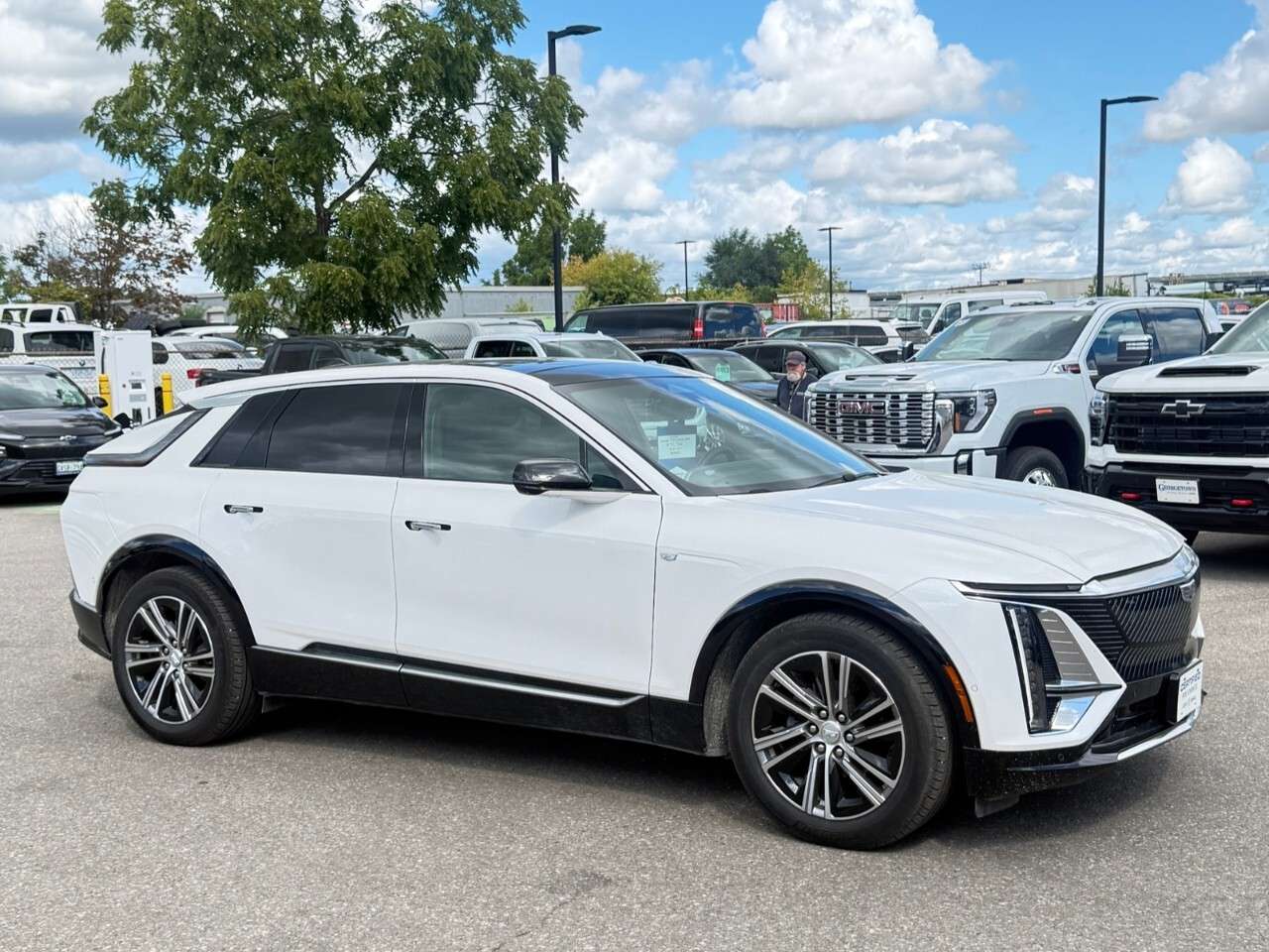 2024 Cadillac Lyriq 4dr Luxury w/1SD — снимка 1
