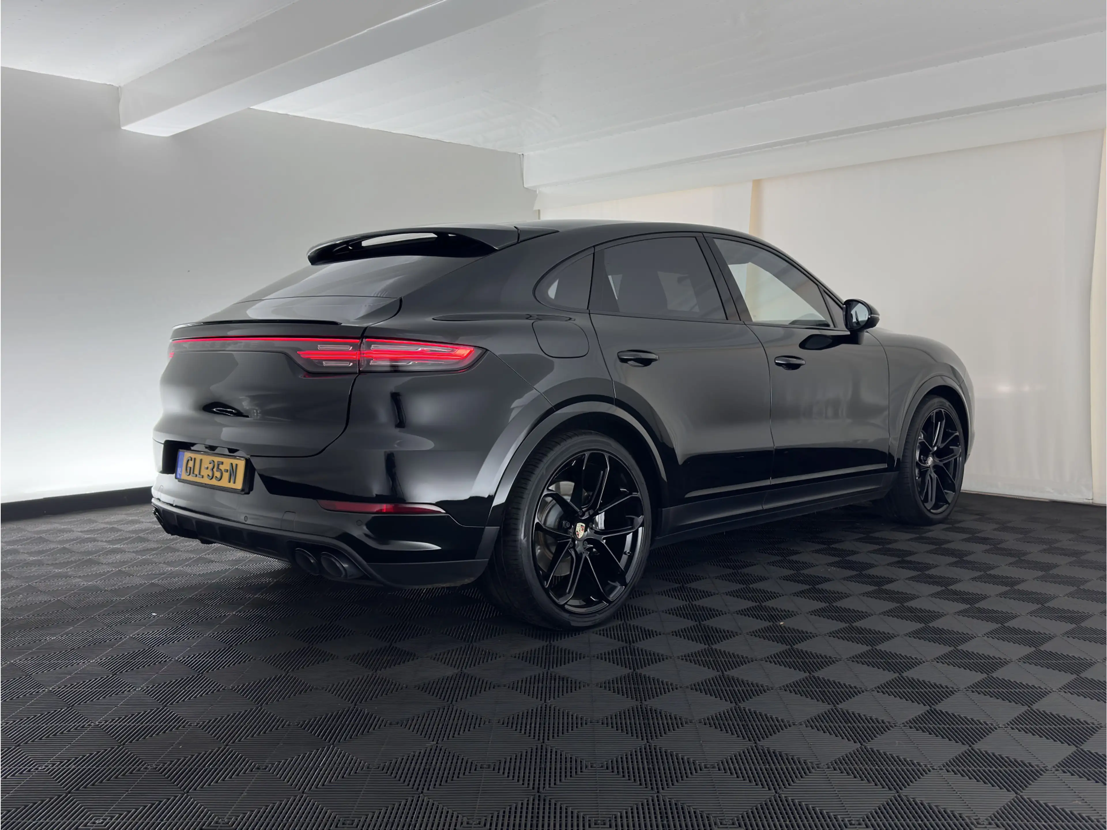 Porsche Cayenne Coupé 3.0 E-Hybrid Platinum Edition (Plug-In) {SoH — photo 6