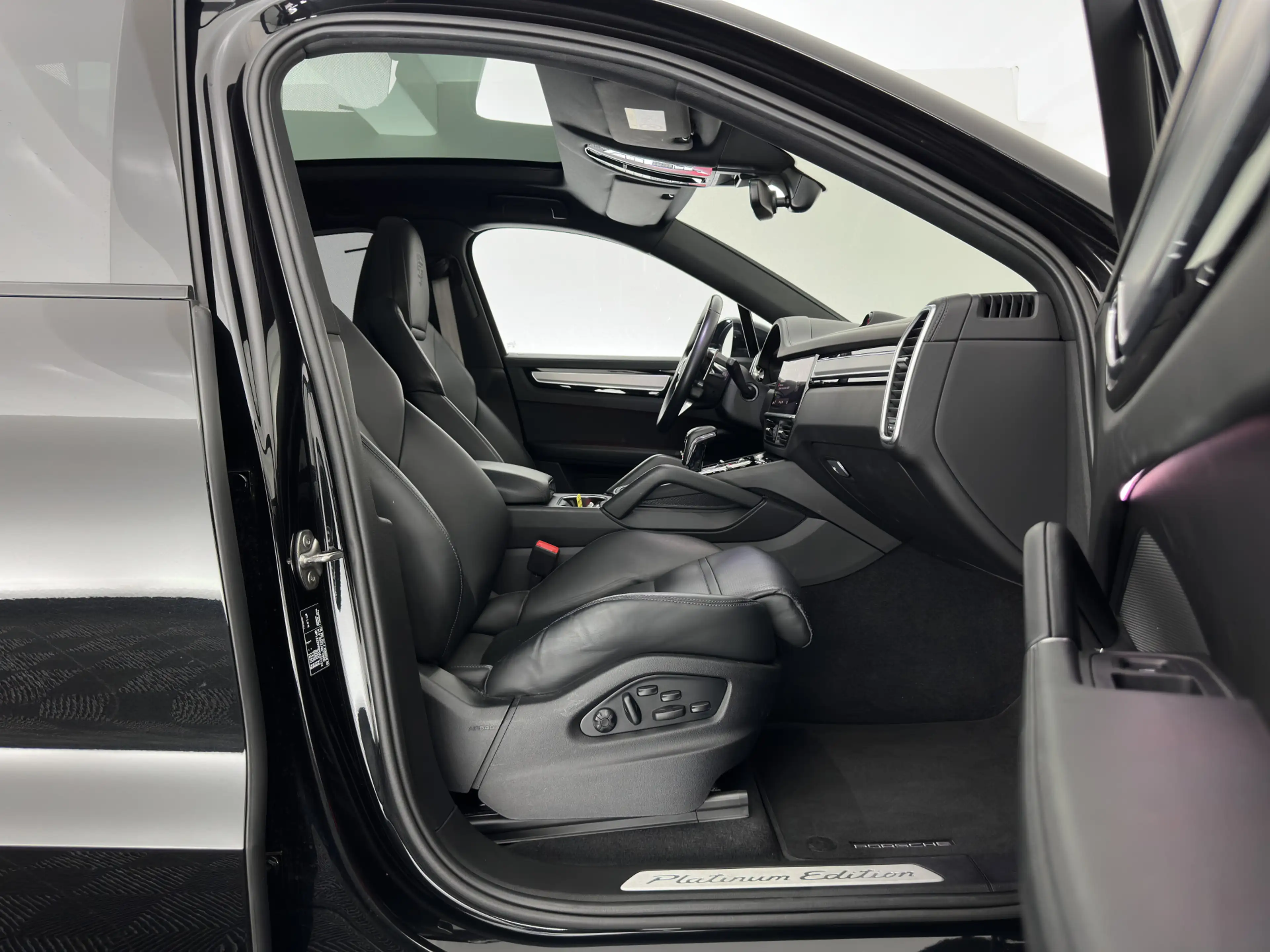 Porsche Cayenne Coupé 3.0 E-Hybrid Platinum Edition (Plug-In) {SoH — photo 14