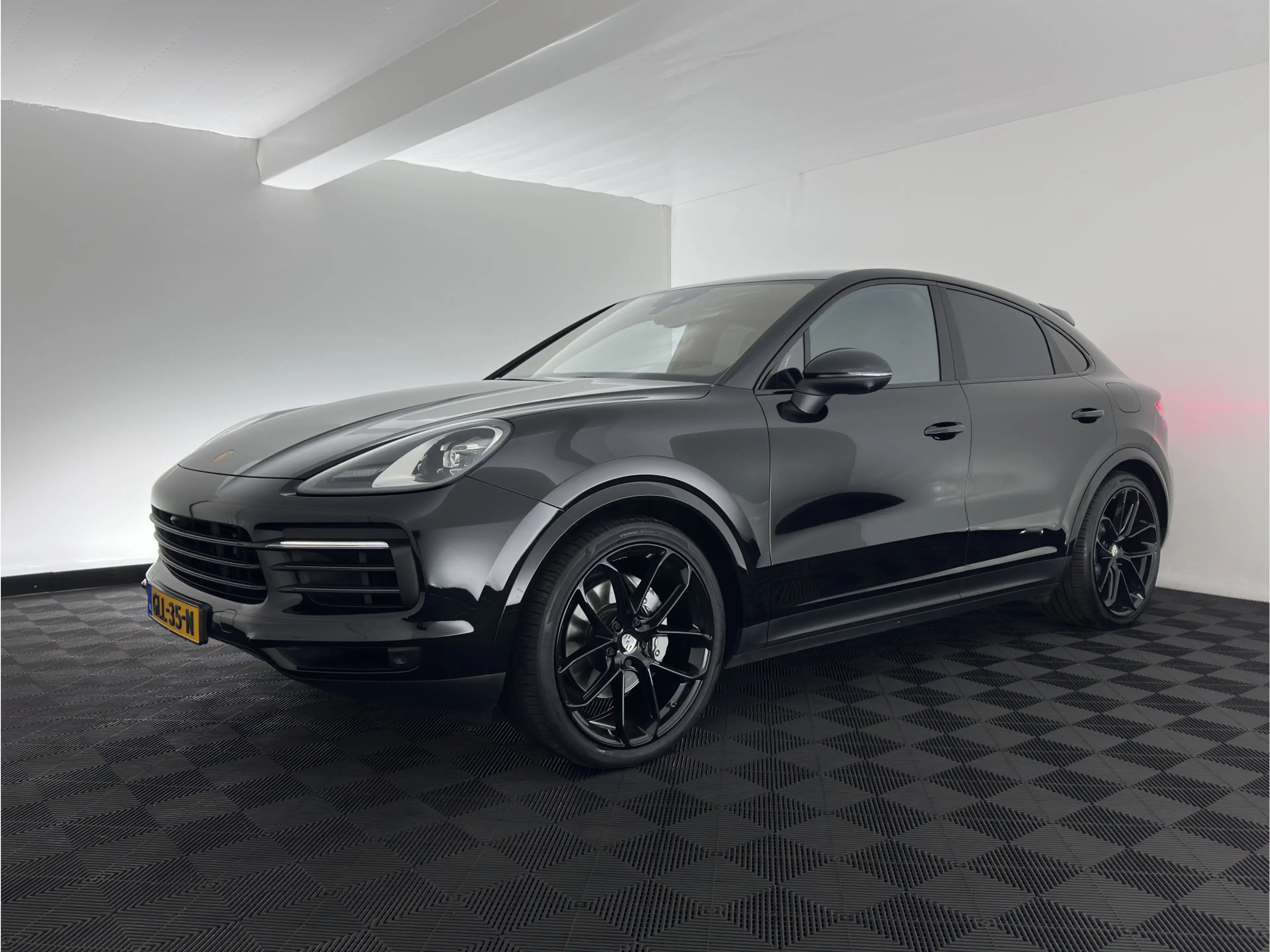 Porsche Cayenne Coupé 3.0 E-Hybrid Platinum Edition (Plug-In) {SoH — photo 3