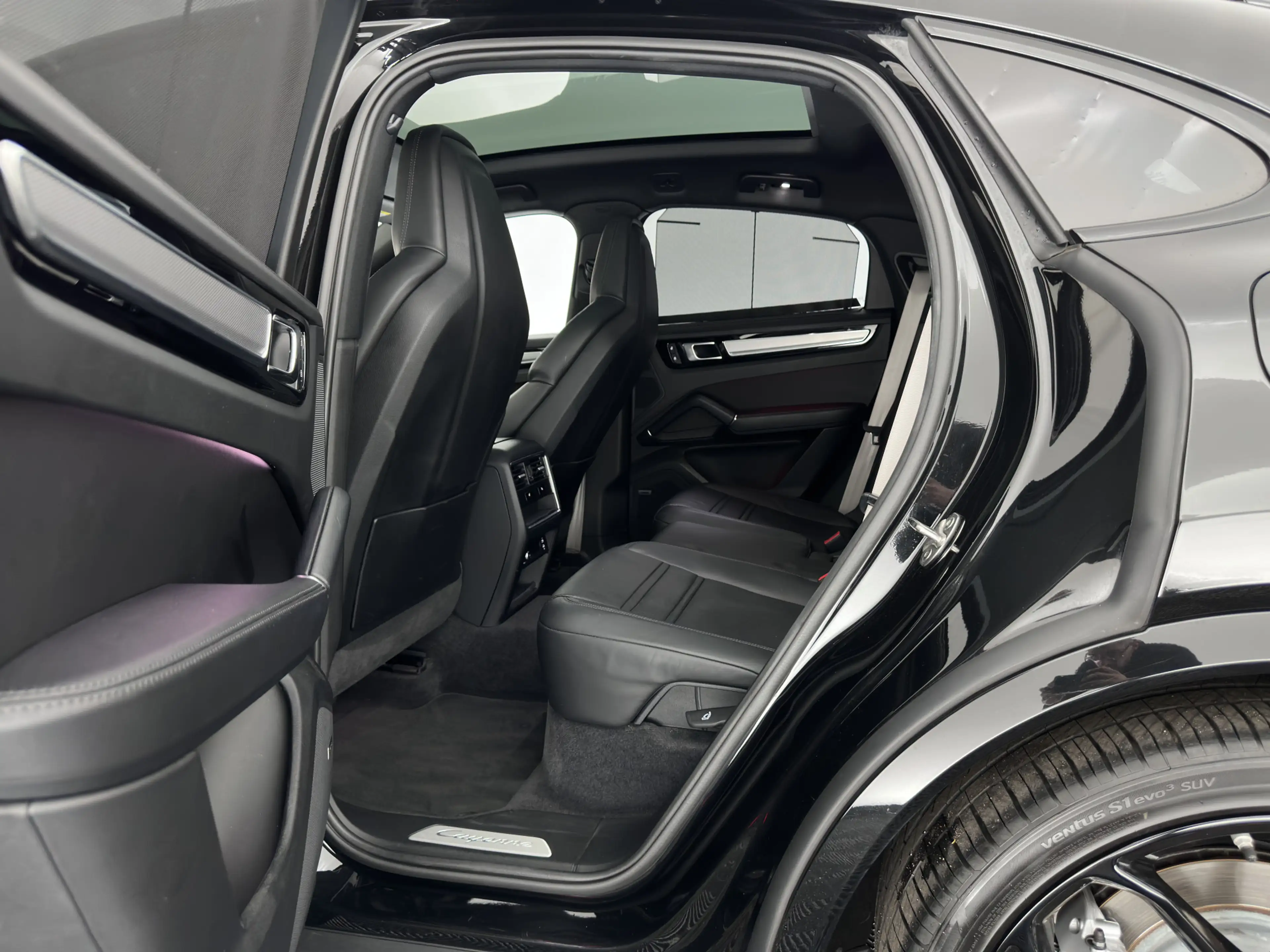 Porsche Cayenne Coupé 3.0 E-Hybrid Platinum Edition (Plug-In) {SoH — photo 11