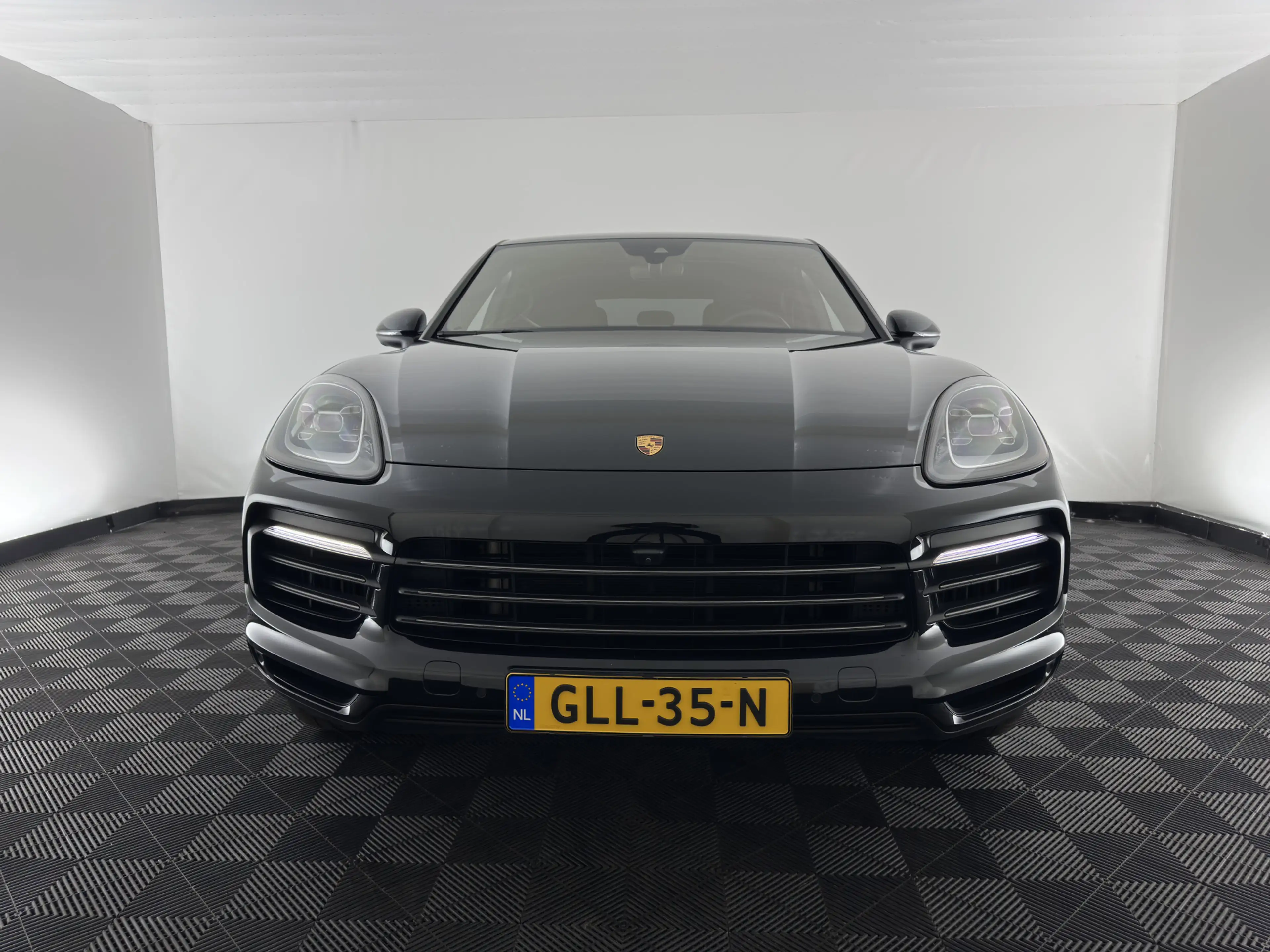 Porsche Cayenne Coupé 3.0 E-Hybrid Platinum Edition (Plug-In) {SoH — photo 2