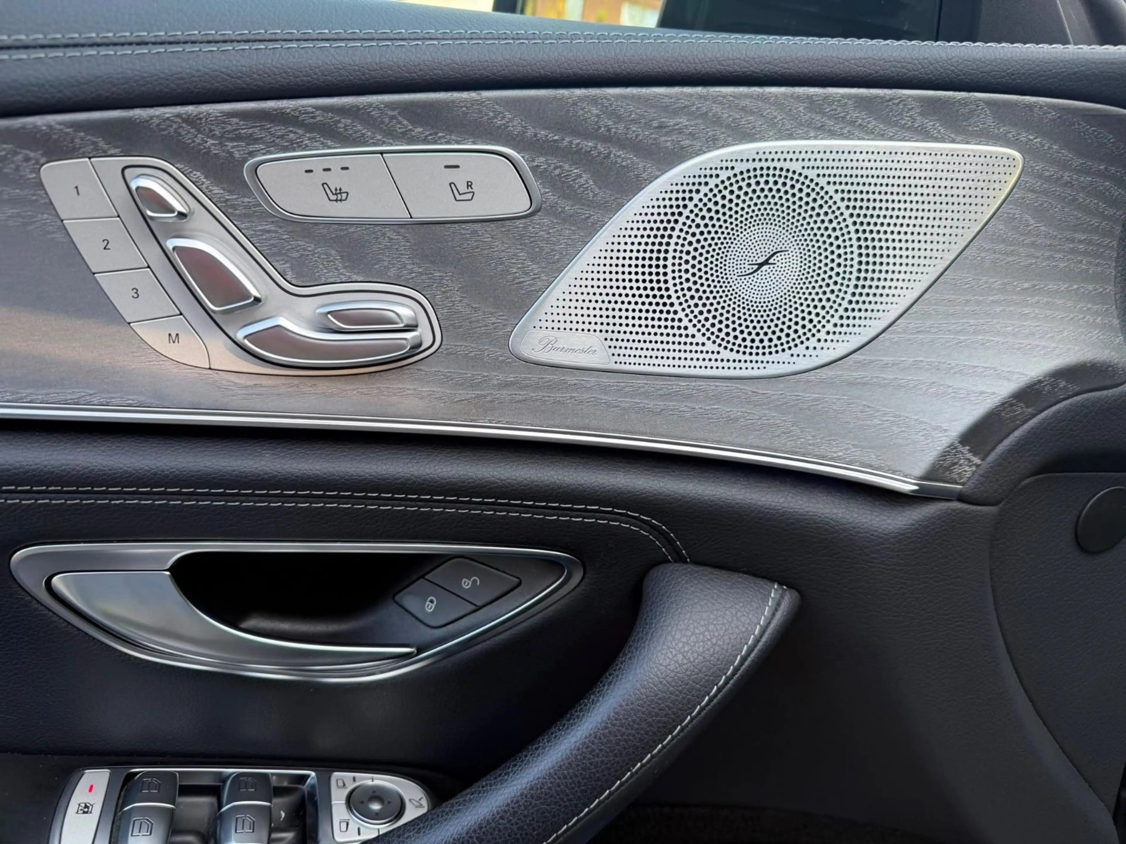 Mercedes-Benz CLS 350 d 4Matic AMG Line Vollausstattung — photo 9
