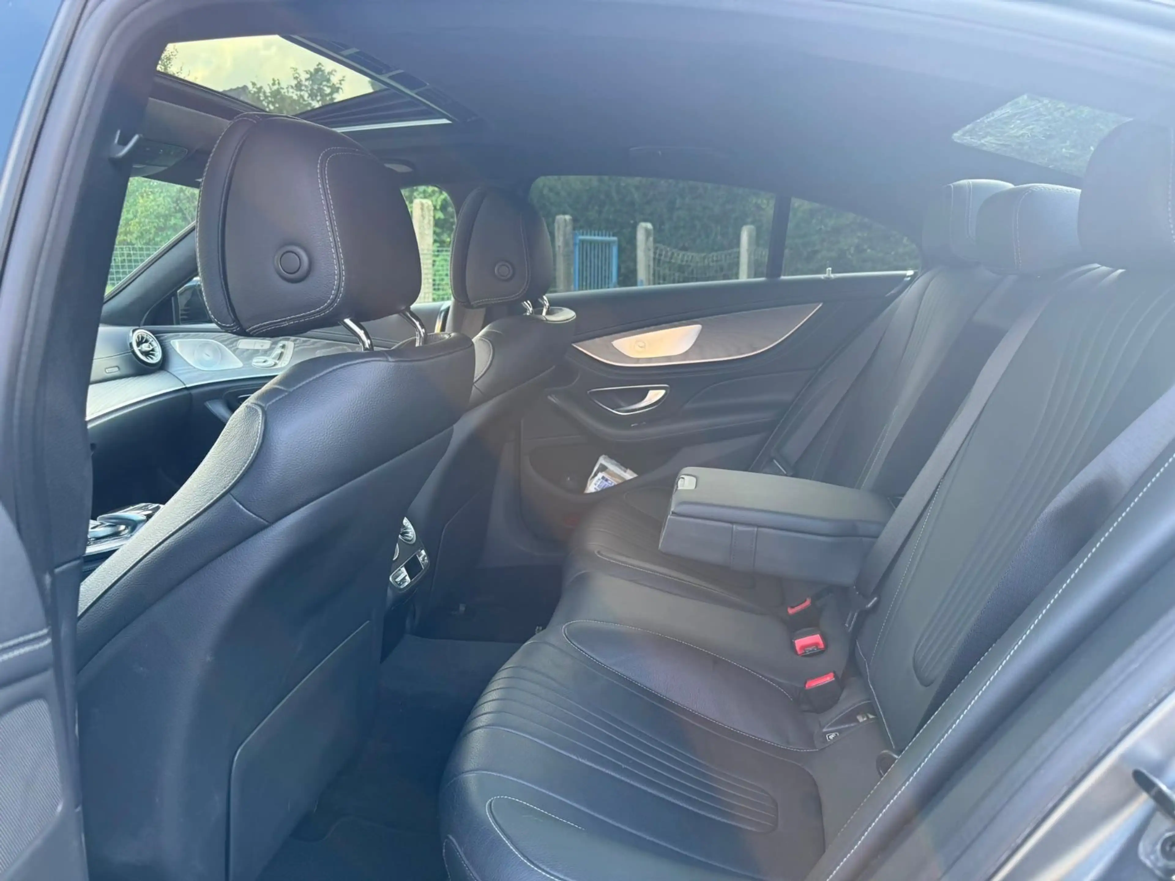Mercedes-Benz CLS 350 d 4Matic AMG Line Vollausstattung — photo 7