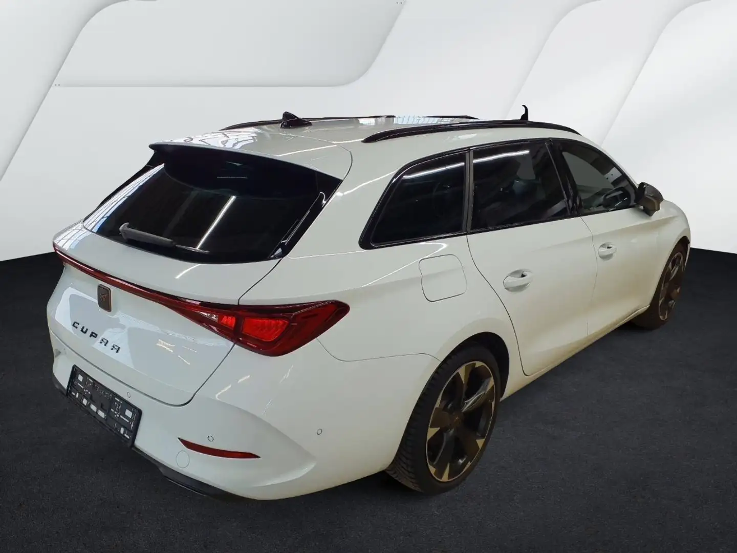 CUPRA Leon Sportstourer 1.5 eTSI DSG elHK+GJR+NAVI+ACC Klima Weiß - 2