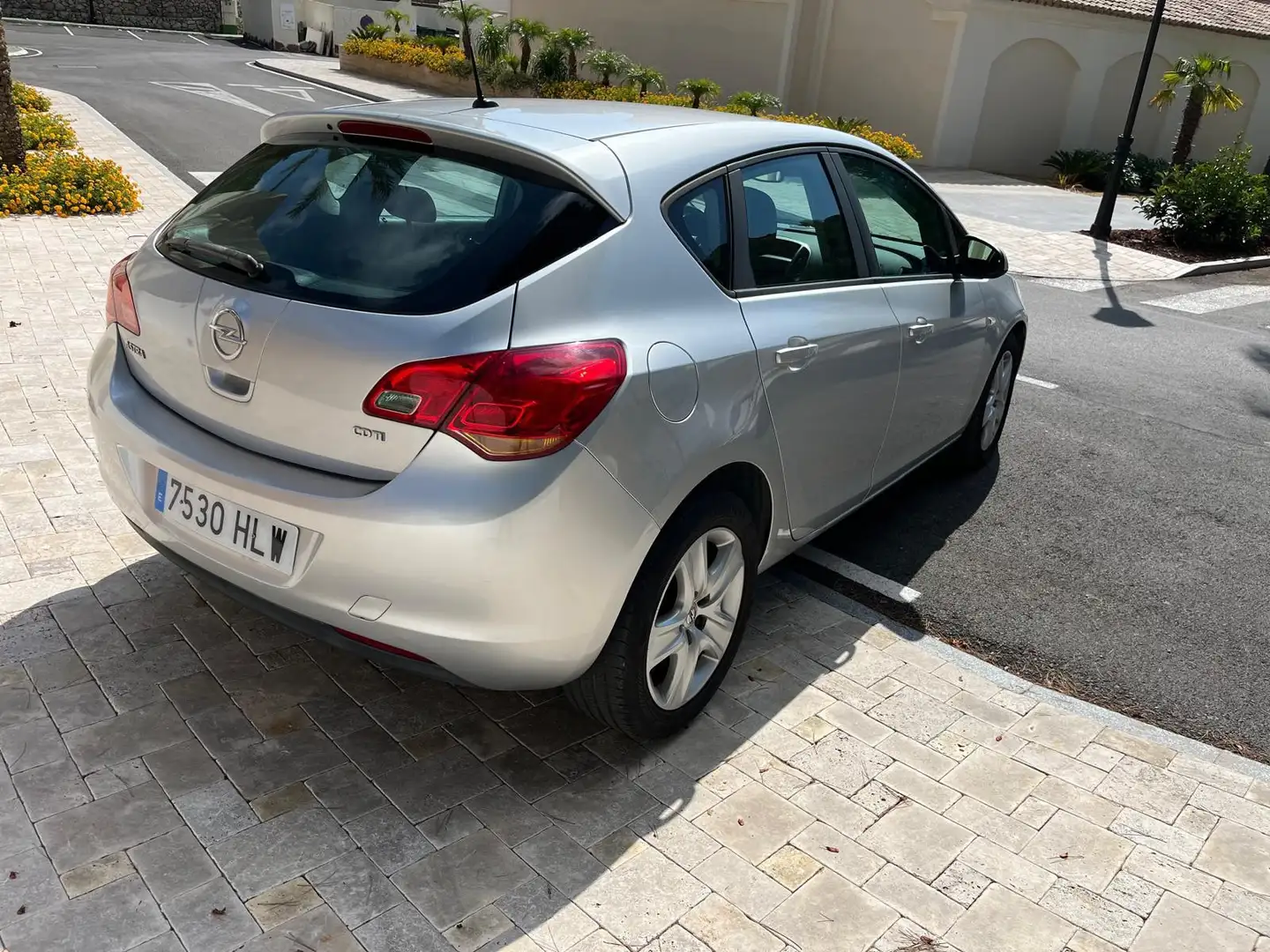 Opel Astra Sedán 1.7CDTi Edition 110cv - 2