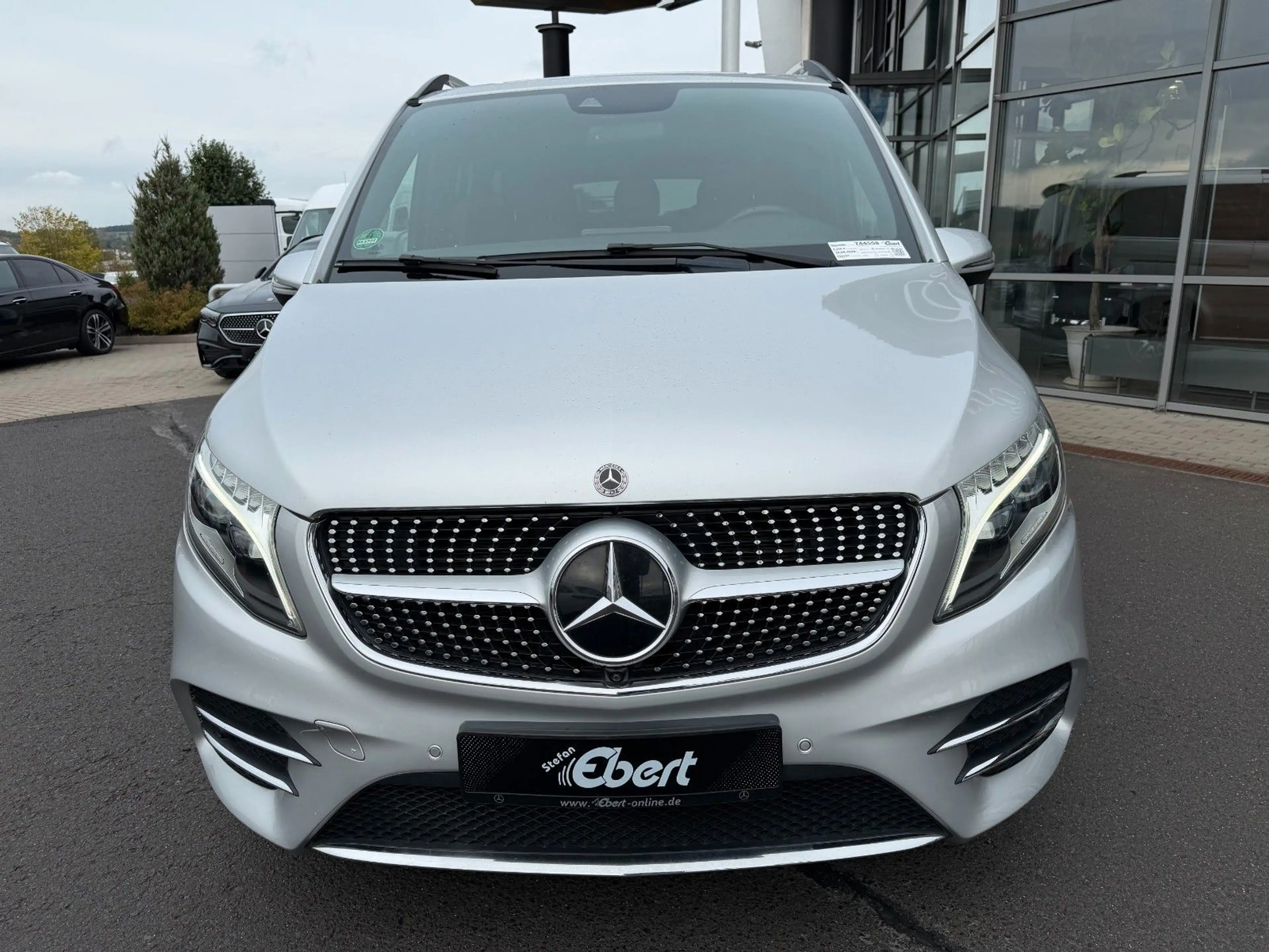 Mercedes-Benz V 250 d AVANTGARDE ED AMG DISTRONIC Sitzklima — photo 2