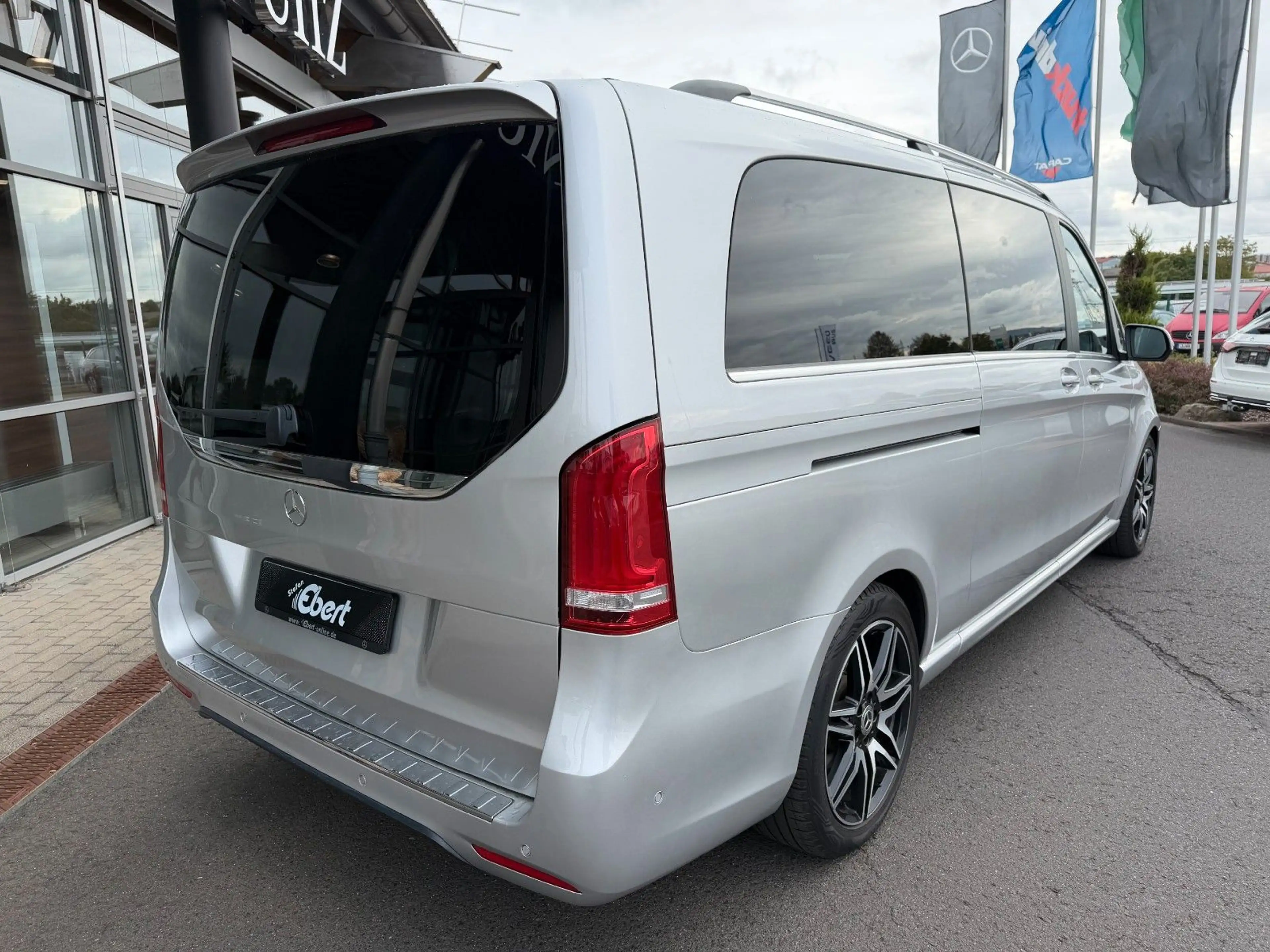 Mercedes-Benz V 250 d AVANTGARDE ED AMG DISTRONIC Sitzklima — photo 4