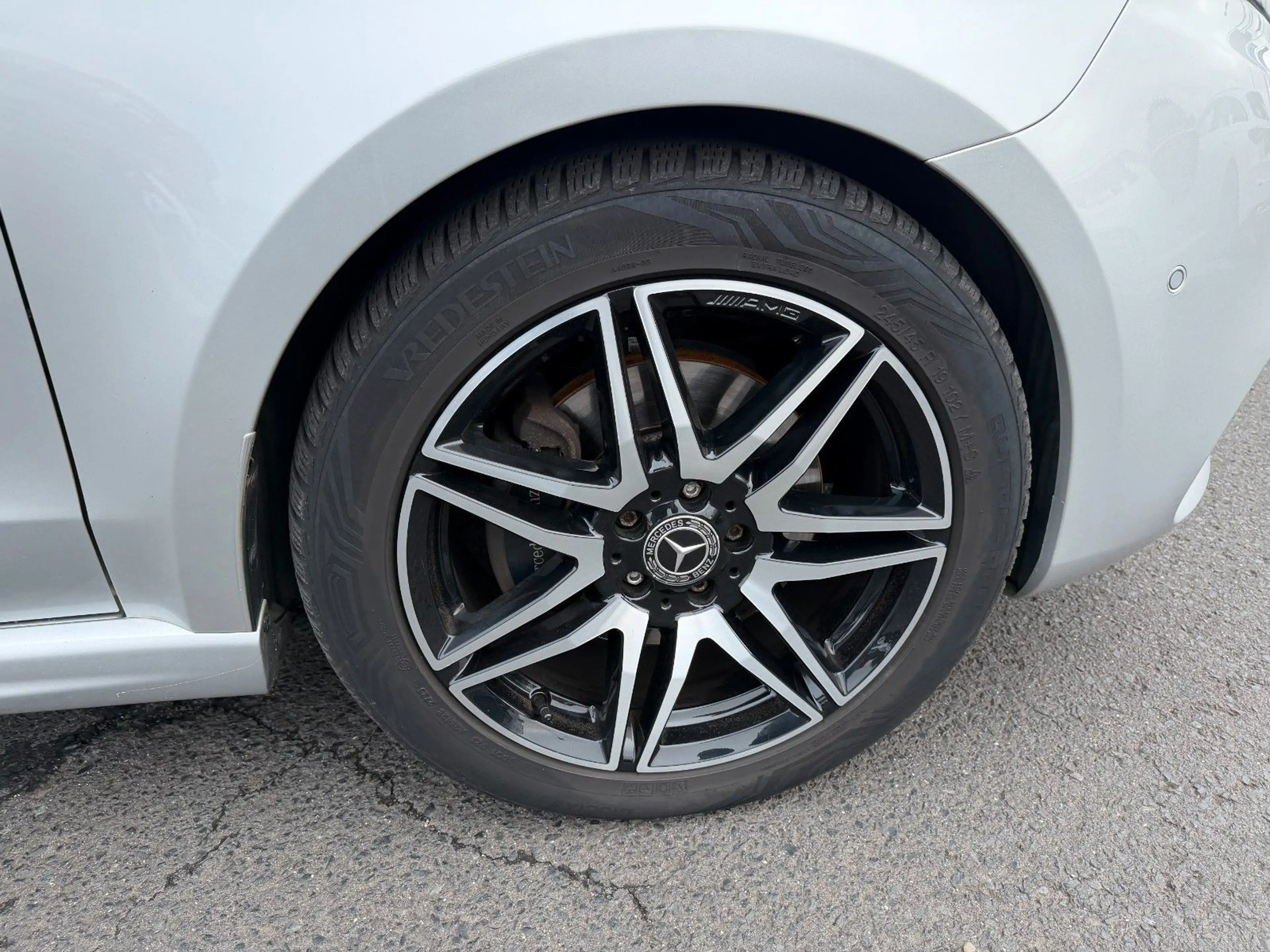 Mercedes-Benz V 250 d AVANTGARDE ED AMG DISTRONIC Sitzklima — photo 6
