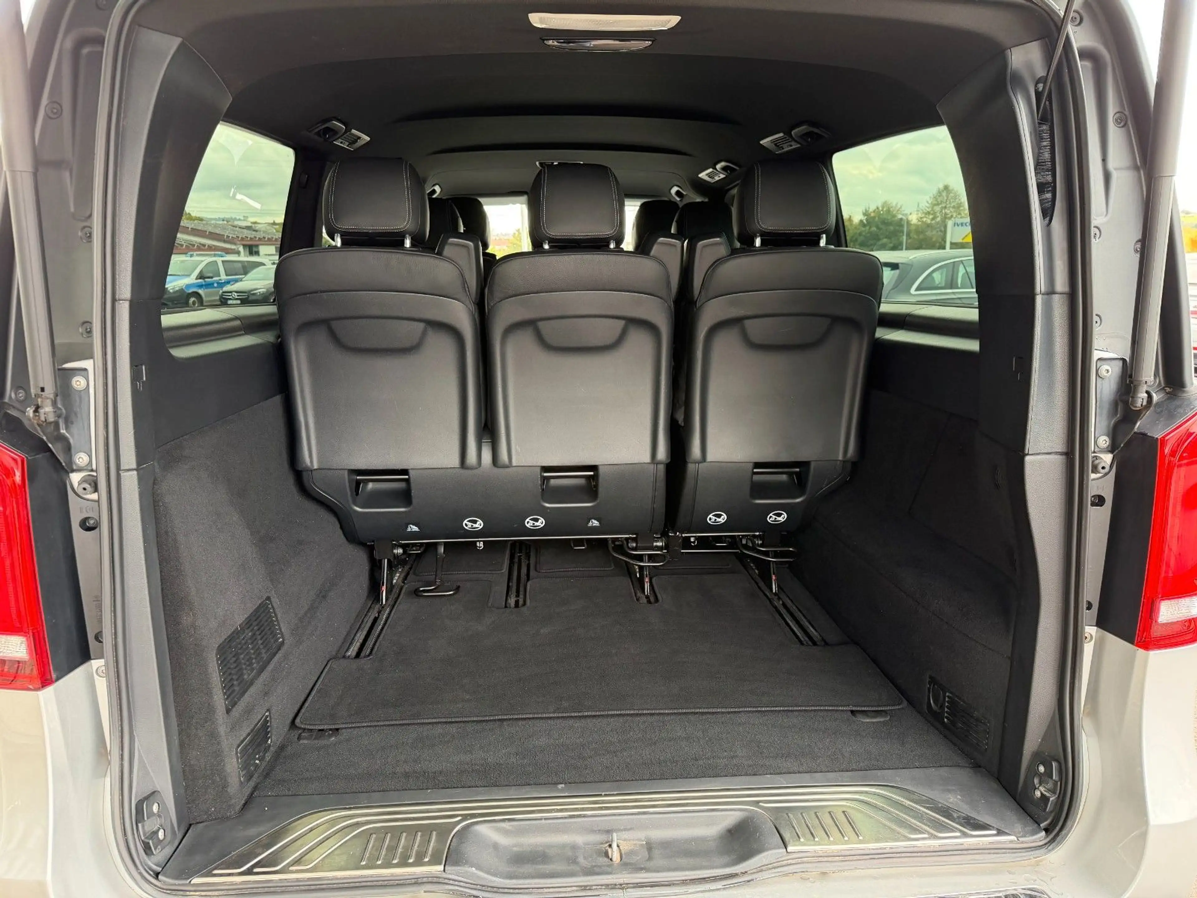Mercedes-Benz V 250 d AVANTGARDE ED AMG DISTRONIC Sitzklima — photo 7