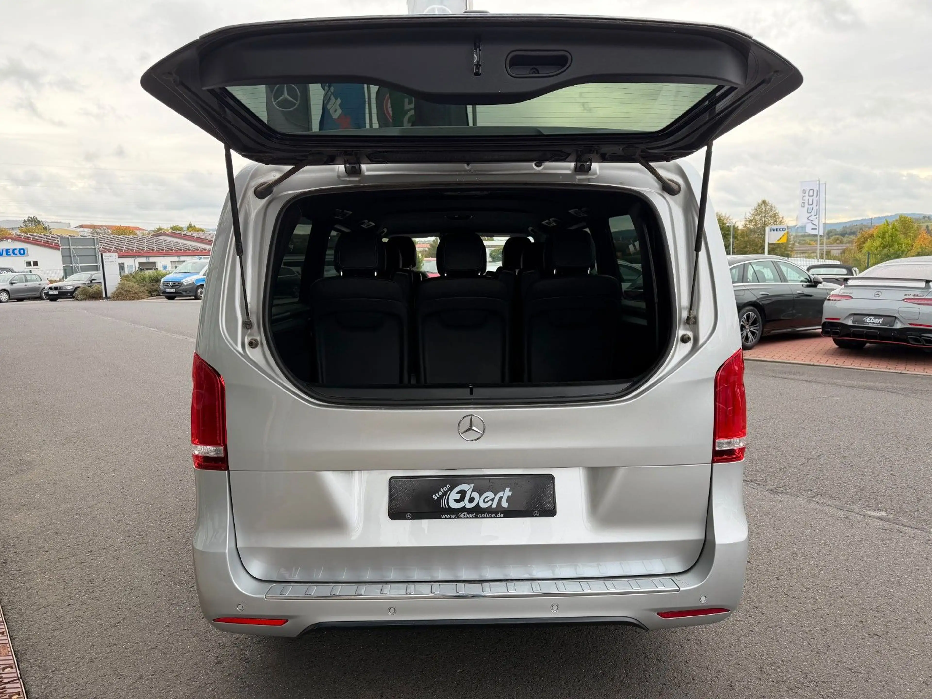 Mercedes-Benz V 250 d AVANTGARDE ED AMG DISTRONIC Sitzklima — photo 8