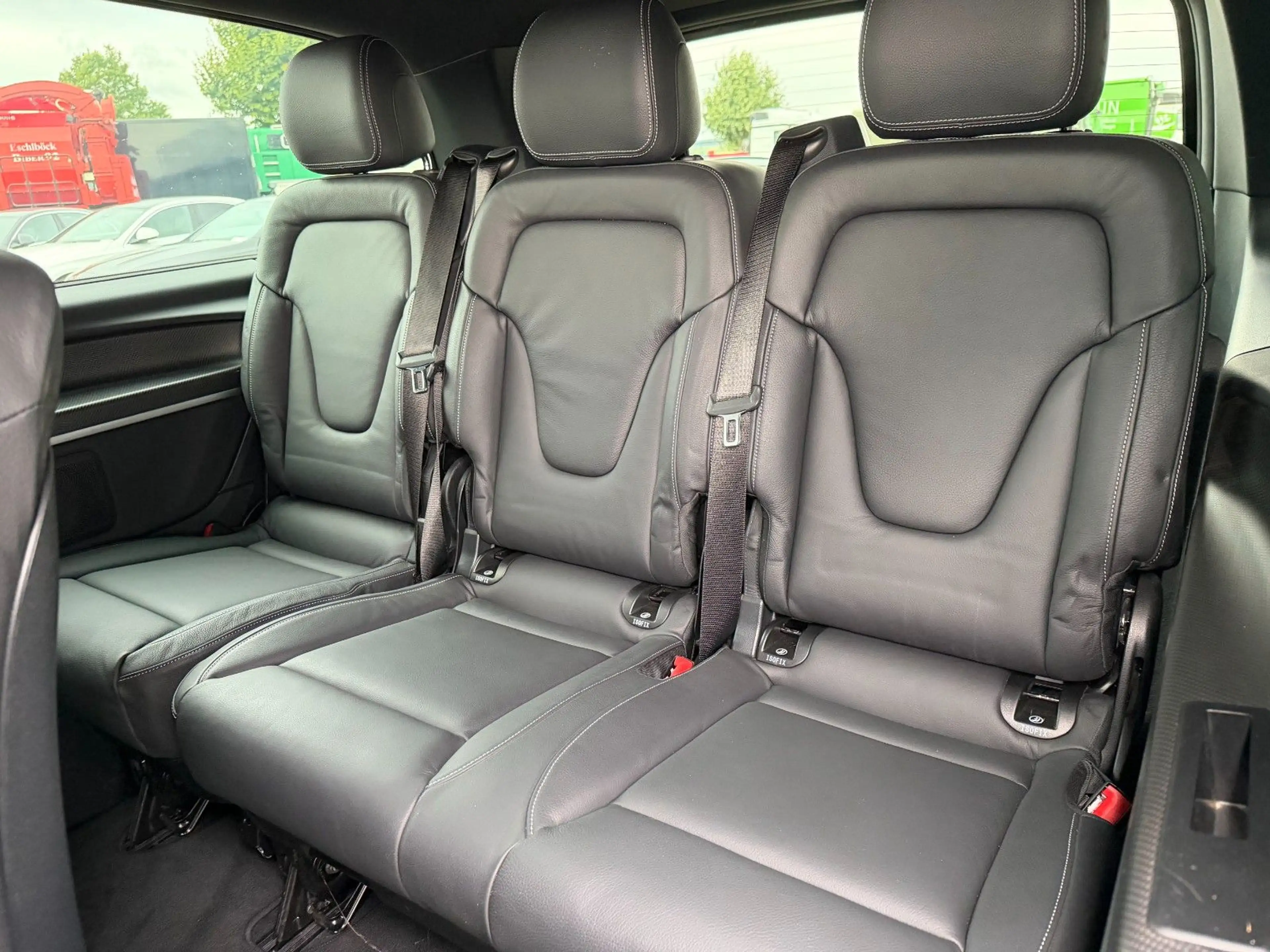 Mercedes-Benz V 250 d AVANTGARDE ED AMG DISTRONIC Sitzklima — photo 10