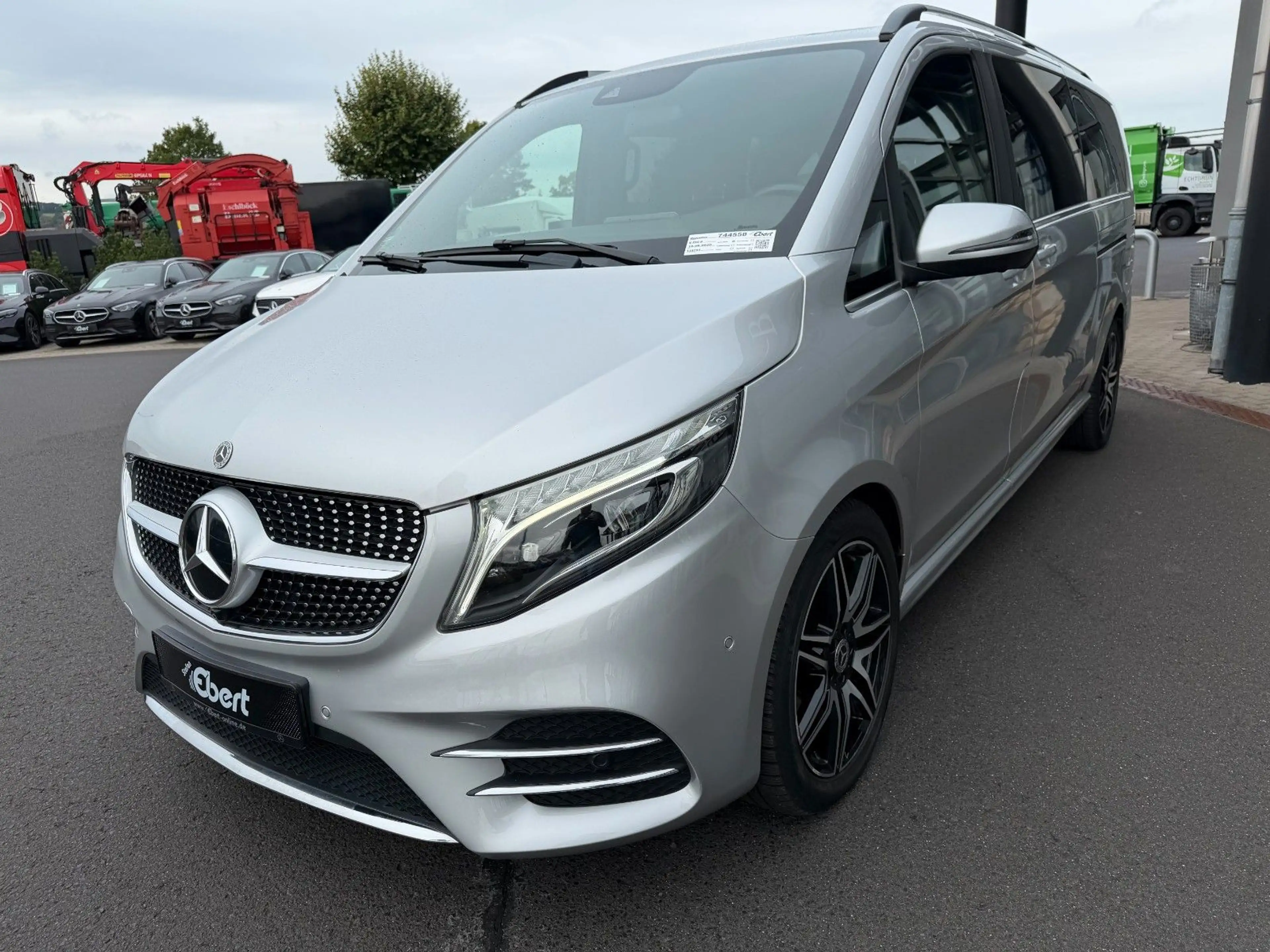 Mercedes-Benz V 250 d AVANTGARDE ED AMG DISTRONIC Sitzklima — photo 3