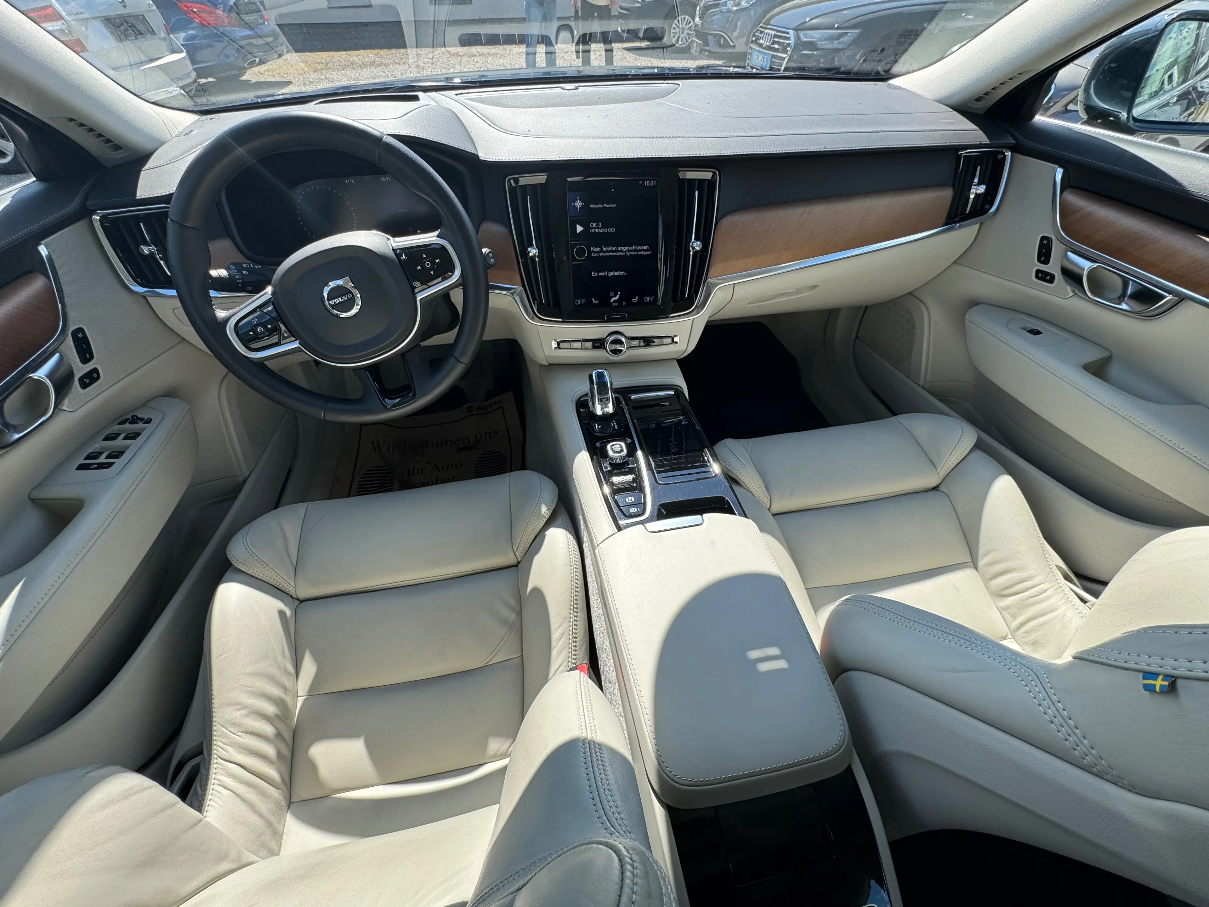 Volvo V90 Inscription Plug-In Hybrid AWD — photo 9