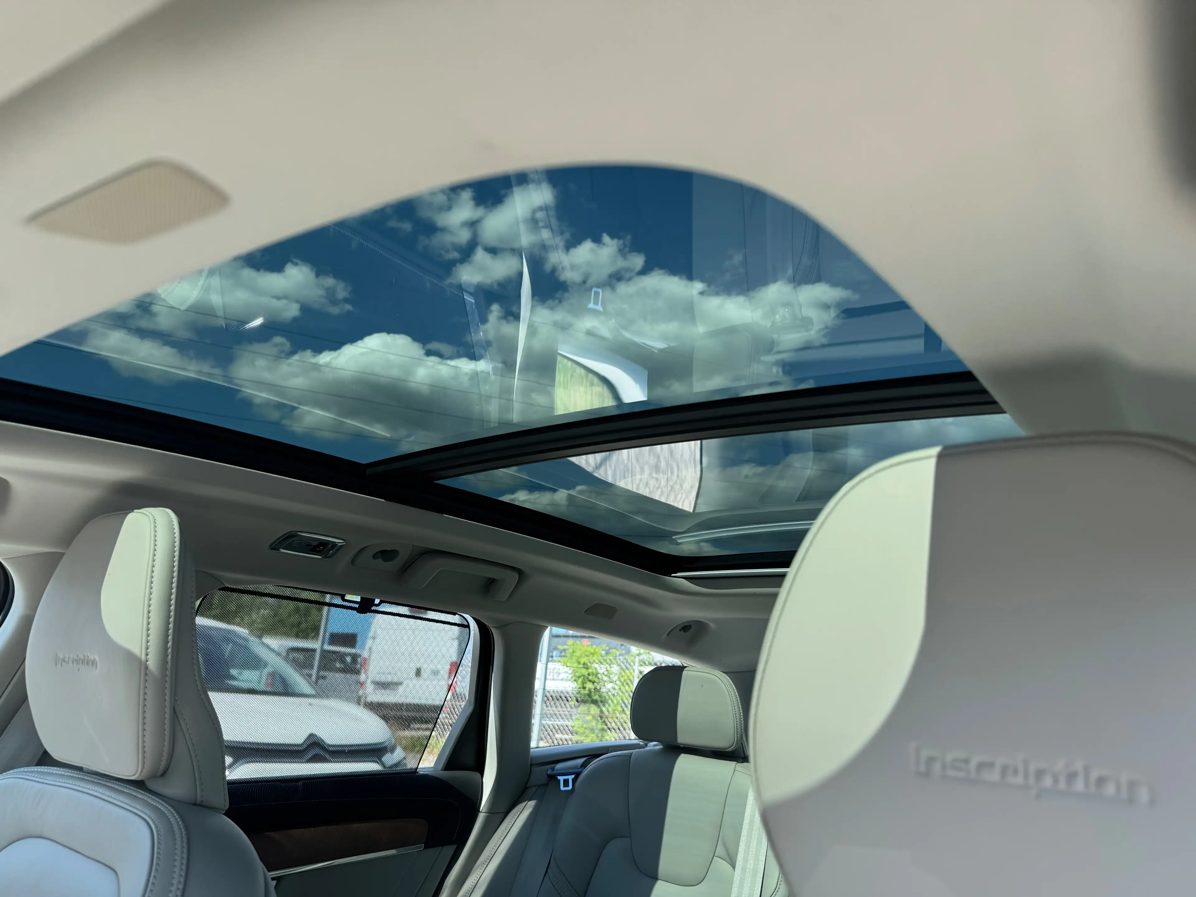 Volvo V90 Inscription Plug-In Hybrid AWD — photo 11