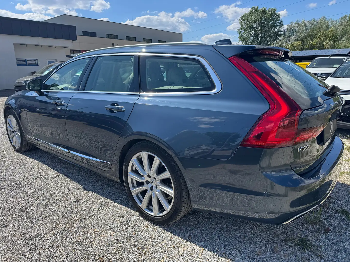 Volvo V90 Inscription Plug-In Hybrid AWD Blau - 2