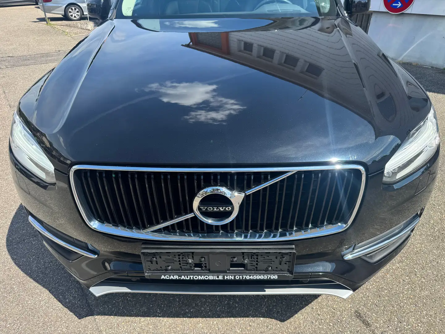 Volvo XC90 Momentum AWD 7 Sitzer R-Kamera Acc Pano Schwarz - 2