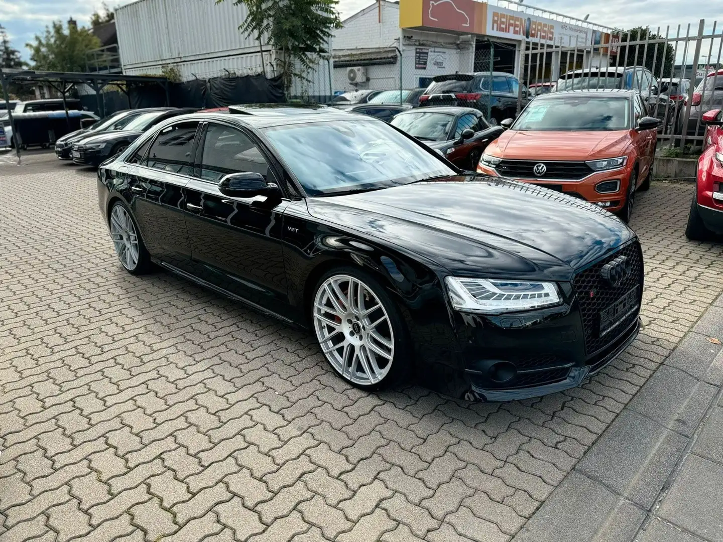 Audi S8 4.0 TFSI quattro Exclusive*Matrix*Carbon*Voll Schwarz - 1