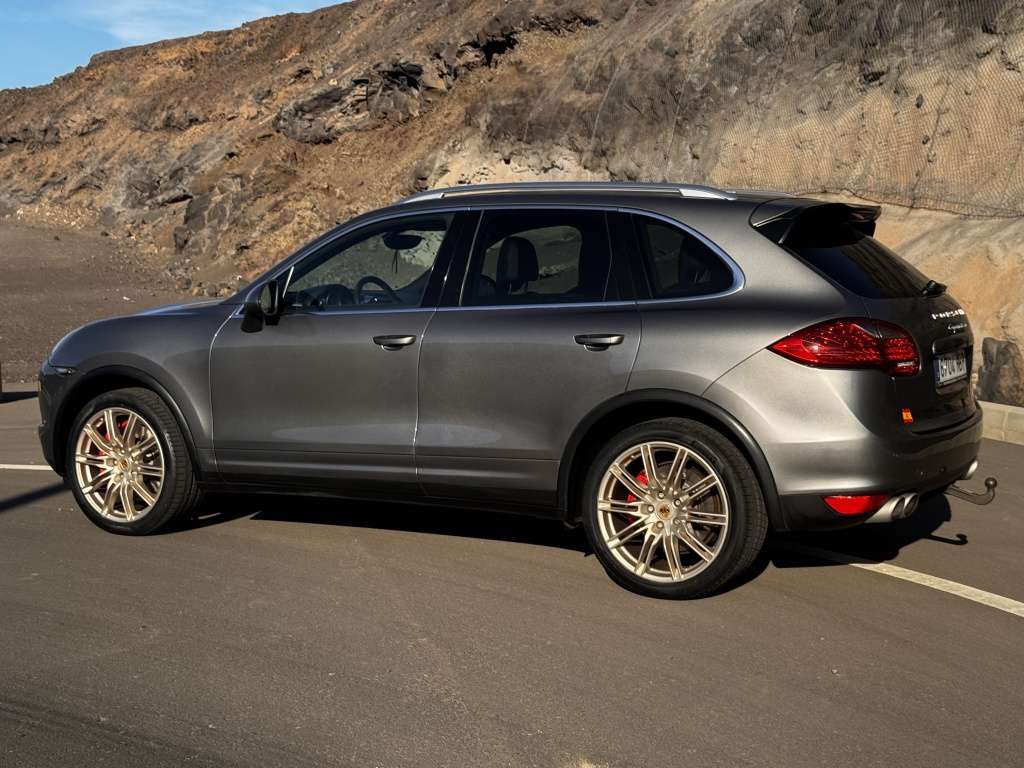 Porsche Cayenne Turbo Aut. - foto 1