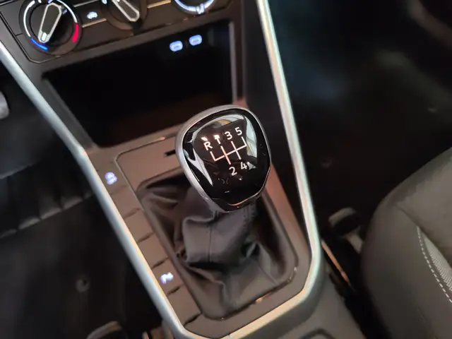 Volkswagen Polo view 16