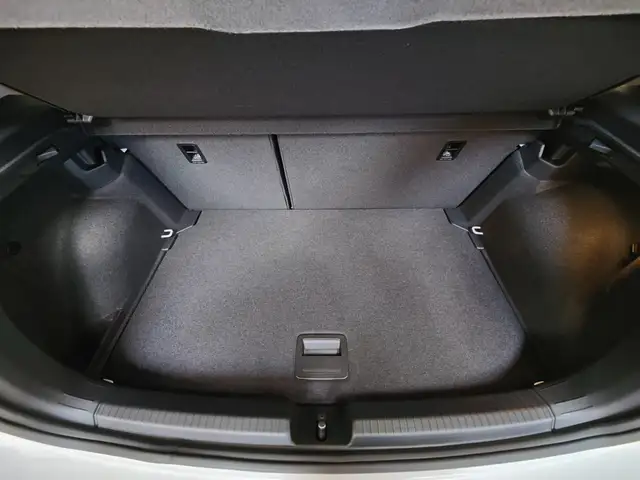 Volkswagen Polo view 26