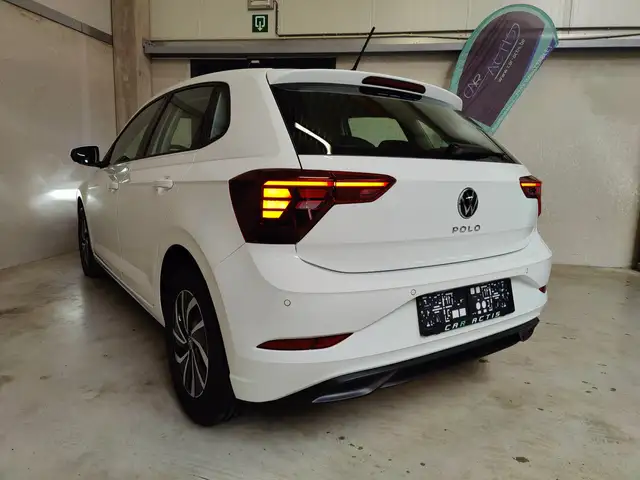 Volkswagen Polo view 5