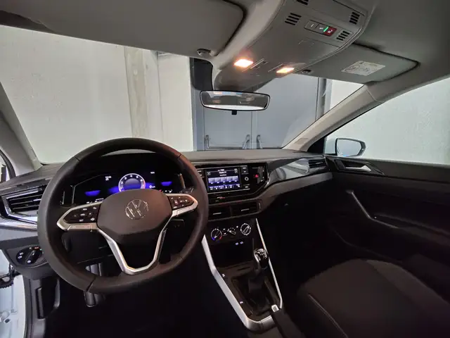 Volkswagen Polo view 9