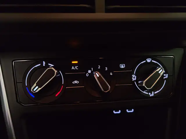 Volkswagen Polo view 14