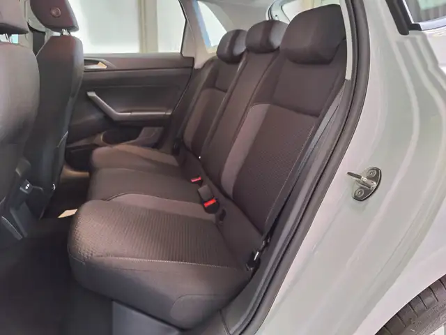 Volkswagen Polo view 24