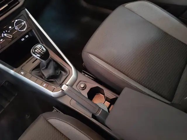 Volkswagen Polo view 18