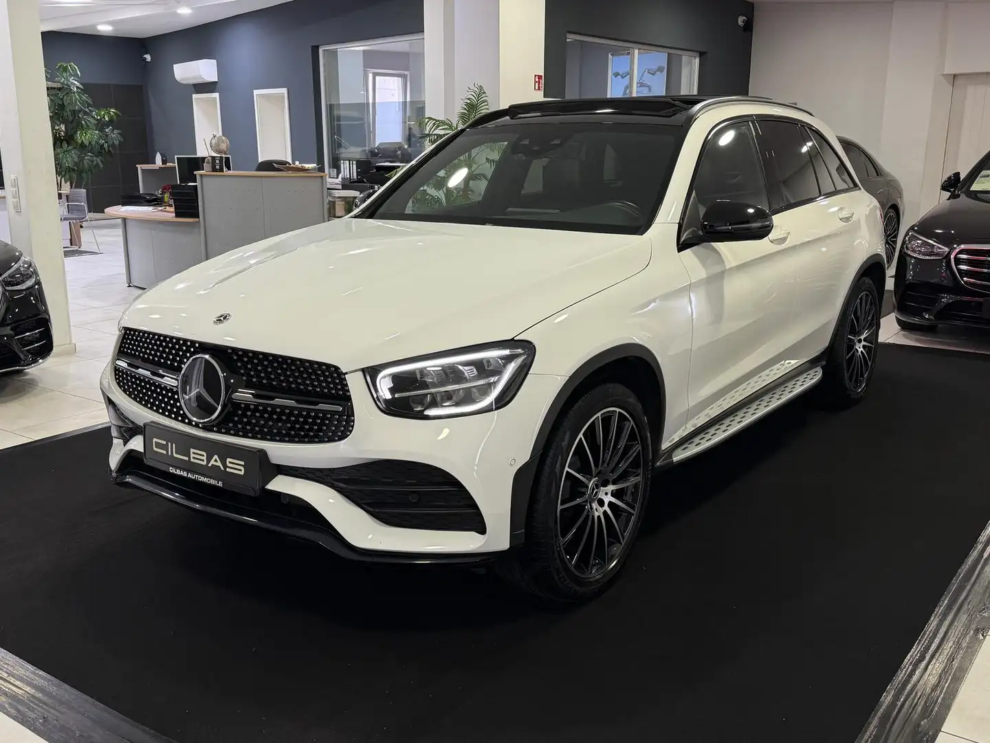 Mercedes-Benz GLC 200 4M AMG-LINE*PANO*DIGITAL TACHO*LED*20ZOL Blanc - 2