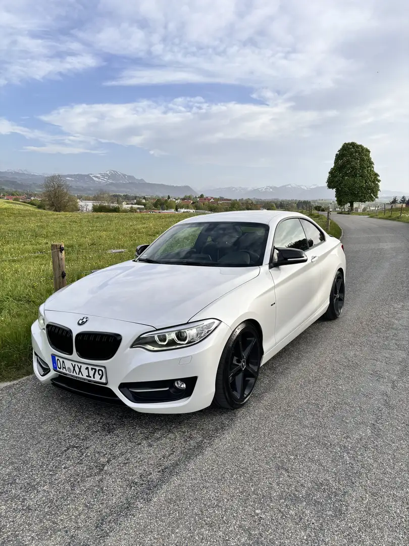 BMW 220 220i Coupe Sport White - 2