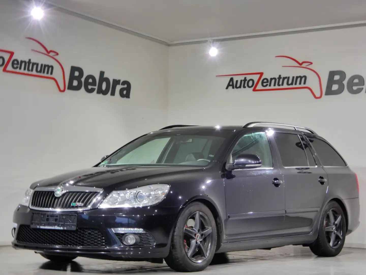 Skoda Octavia Combi 2.0 TDI RS Xenon/Leder/AHK/Navi Zwart - 1