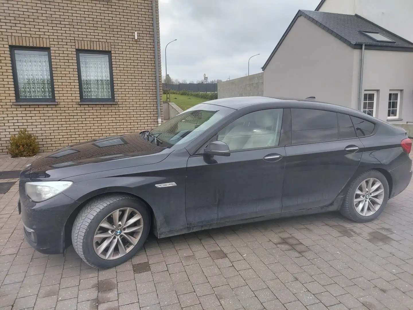 BMW 520 Gran Turismo 520 dA Noir - 2