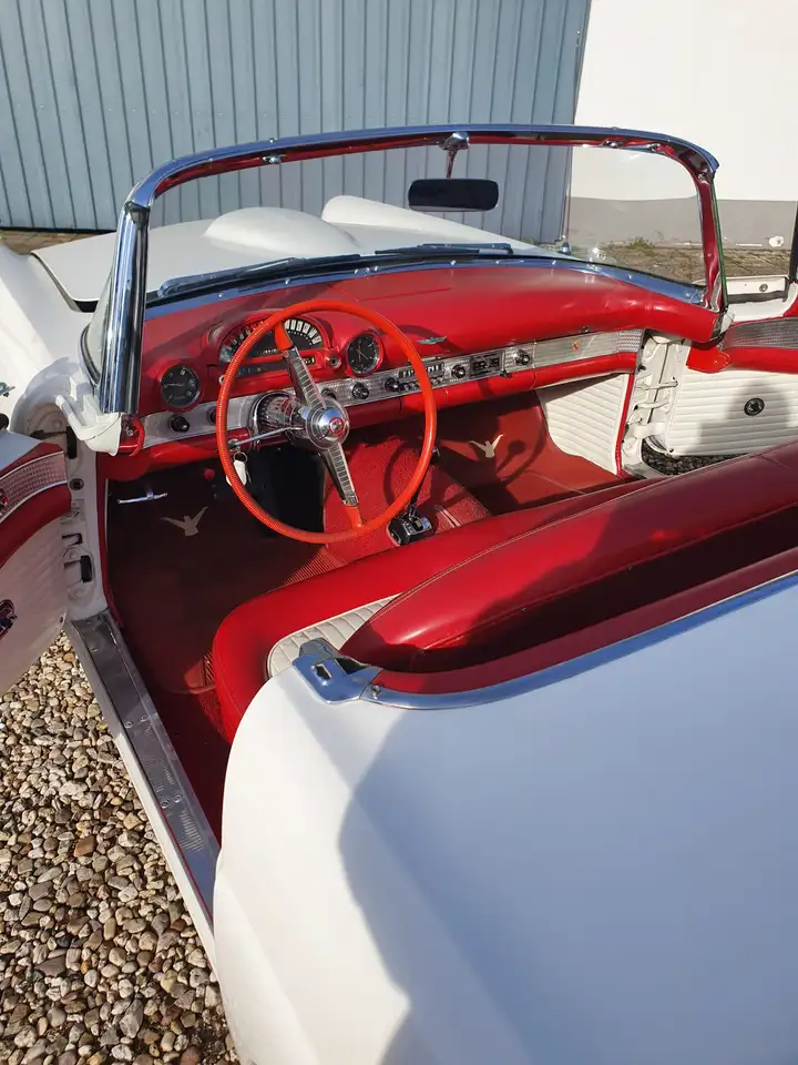 Ford Thunderbird, foto 3