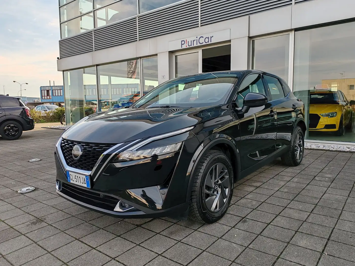 Nissan Qashqai 1.3 MHEV 158cv xTronic FariLED CarPlay/AndroidAuto Noir - 1