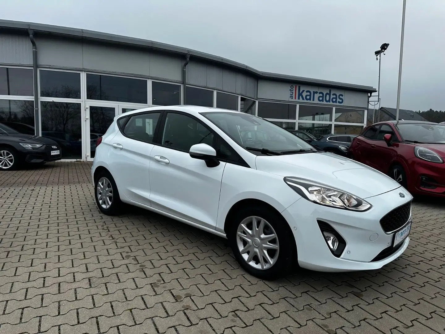 Ford Fiesta 1,0 Cool & Connect Automatik/PDC/SHZ Weiß - 1