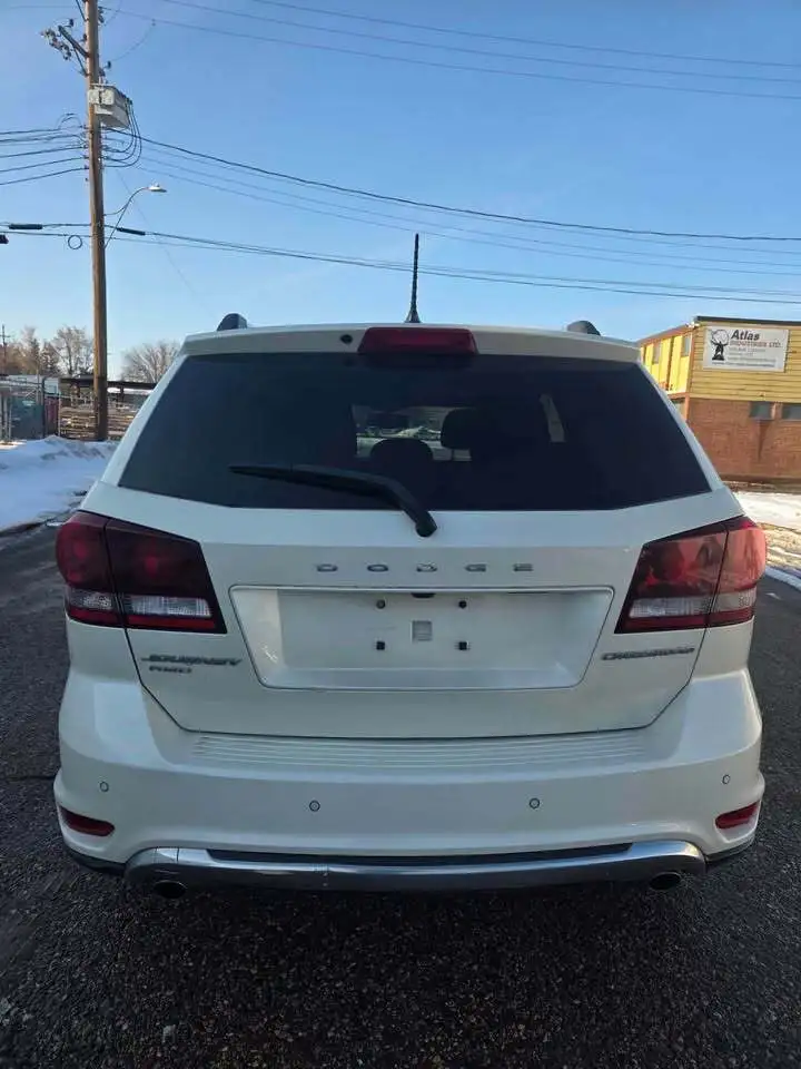 Dodge Journey снимка Dodge Journey