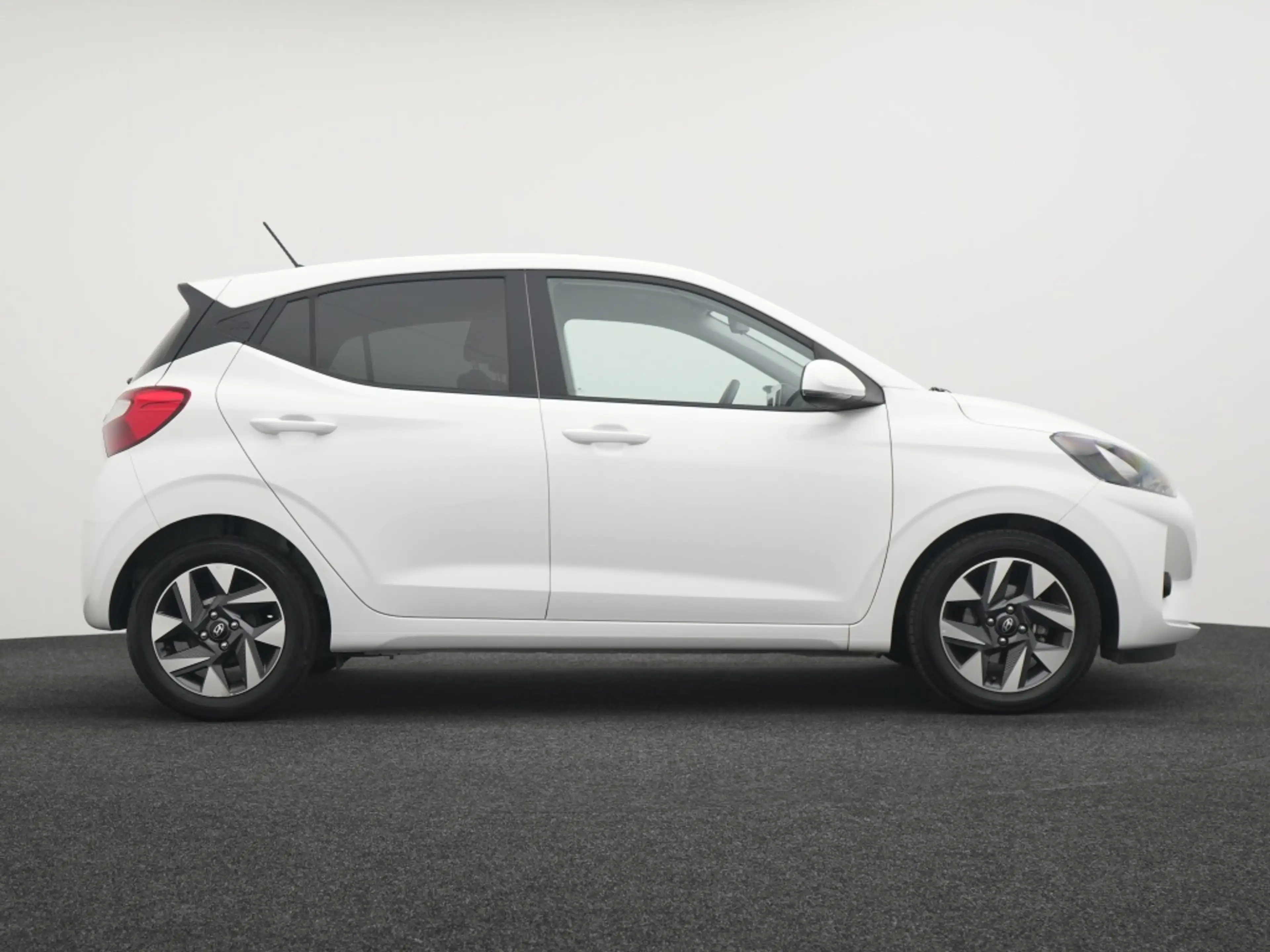 Hyundai i10 1.0 Comfort 5-zits Automaat | 15 inch LM | Private — photo 11