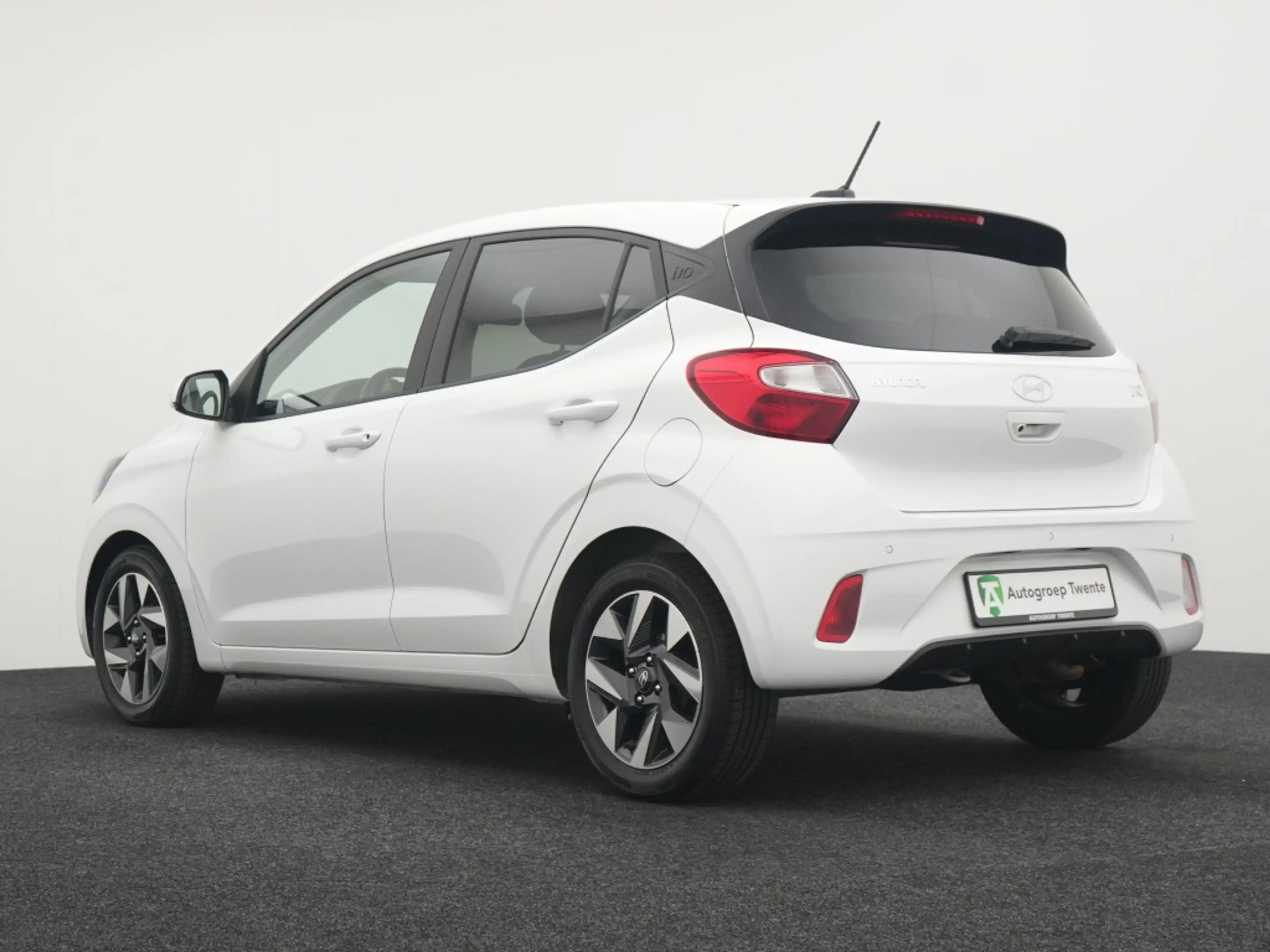 Hyundai i10 1.0 Comfort 5-zits Automaat | 15 inch LM | Private — photo 8