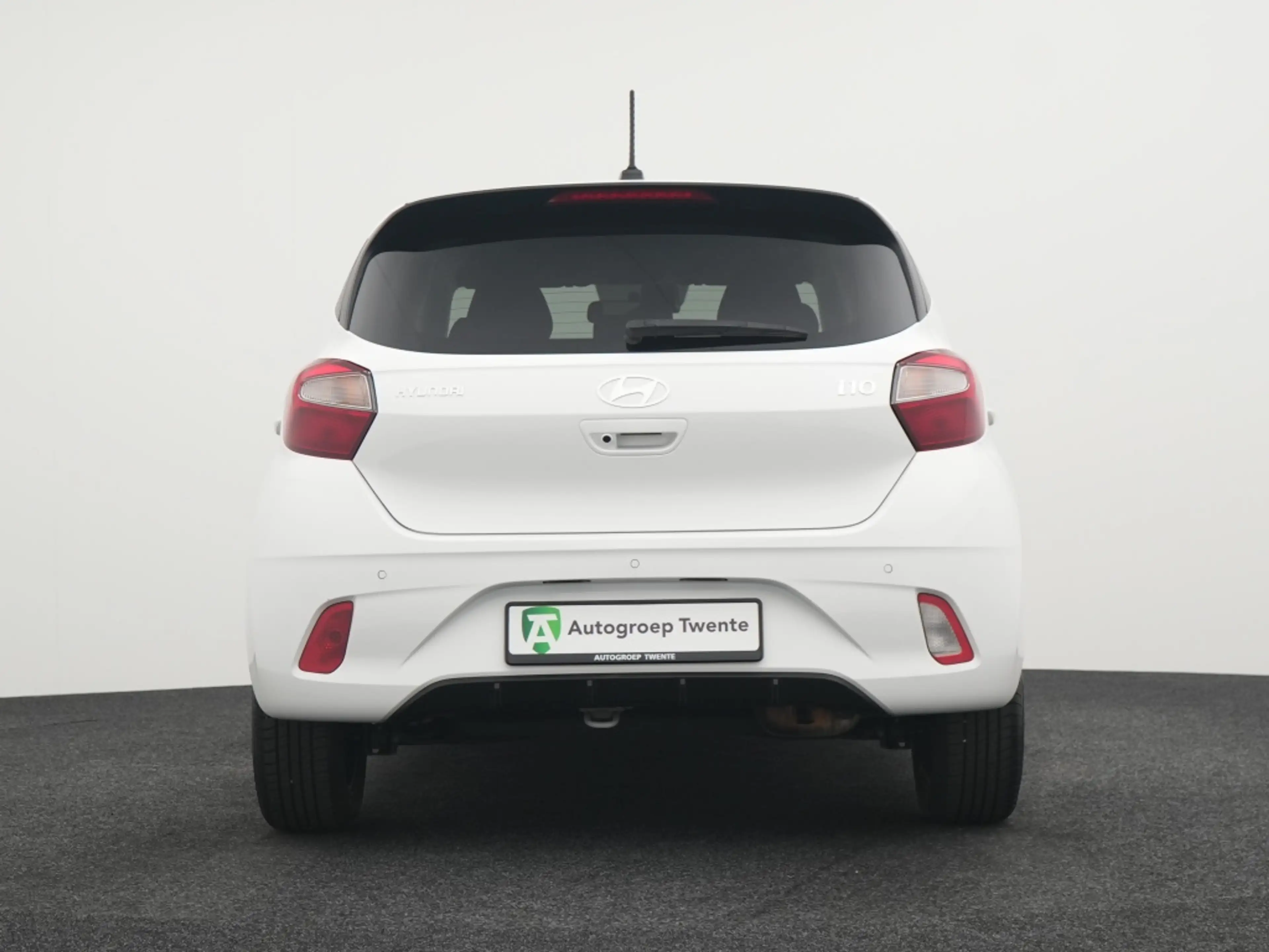 Hyundai i10 1.0 Comfort 5-zits Automaat | 15 inch LM | Private — photo 9